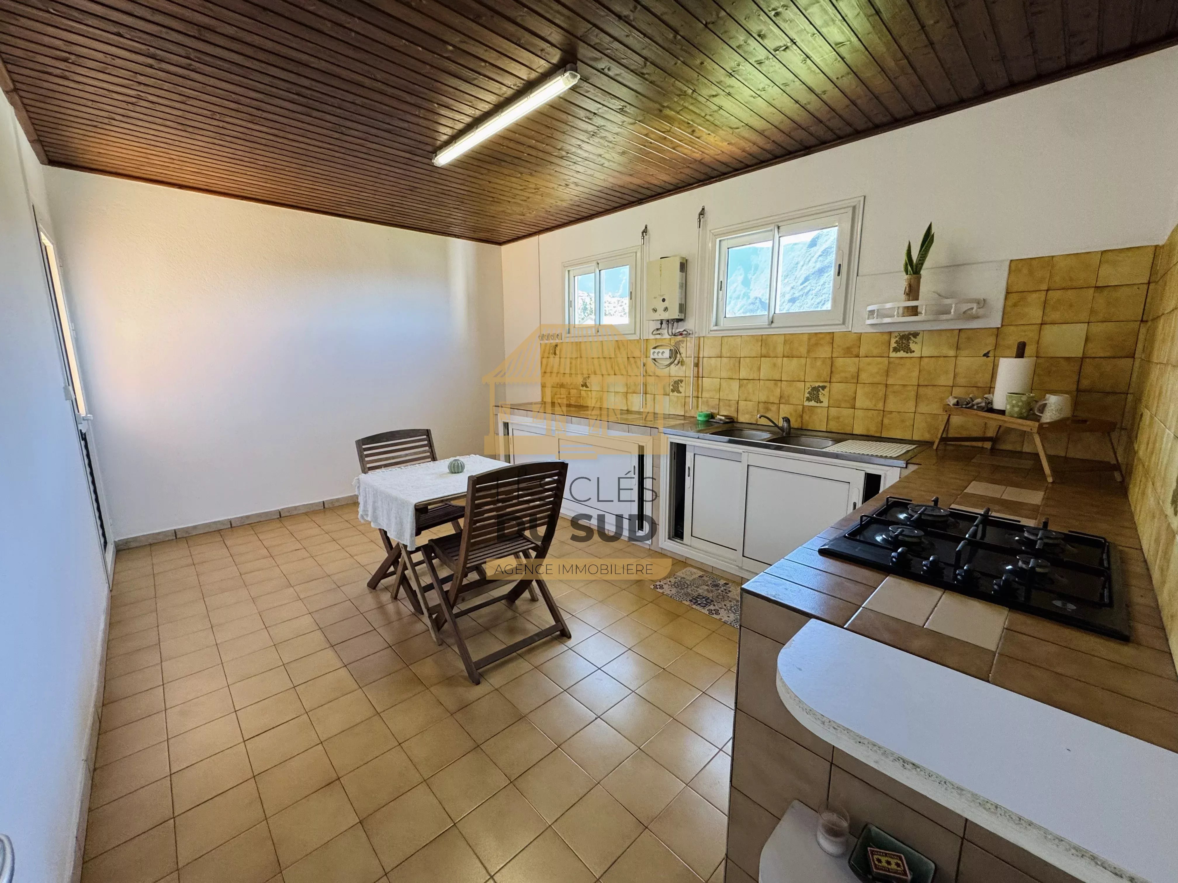 SAINT-JOSEPH – MAISON FAMILIALE PLAIN-PIED 4 CHAMBRES AVEC JARDIN – SECTEUR CALME