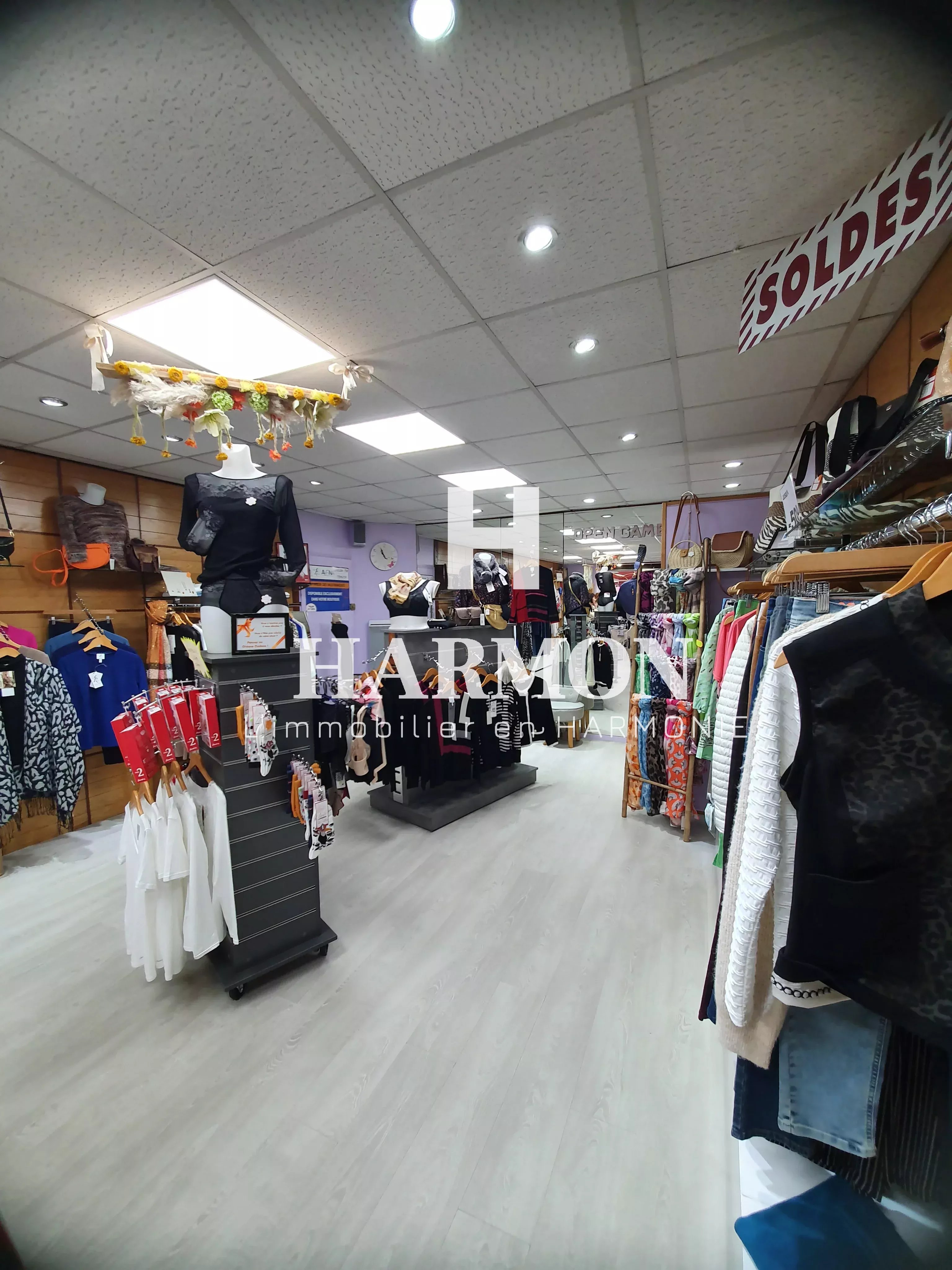 Harmon à vendre : fond de commerce local commercial au centre ville de Mirande - Photo 4