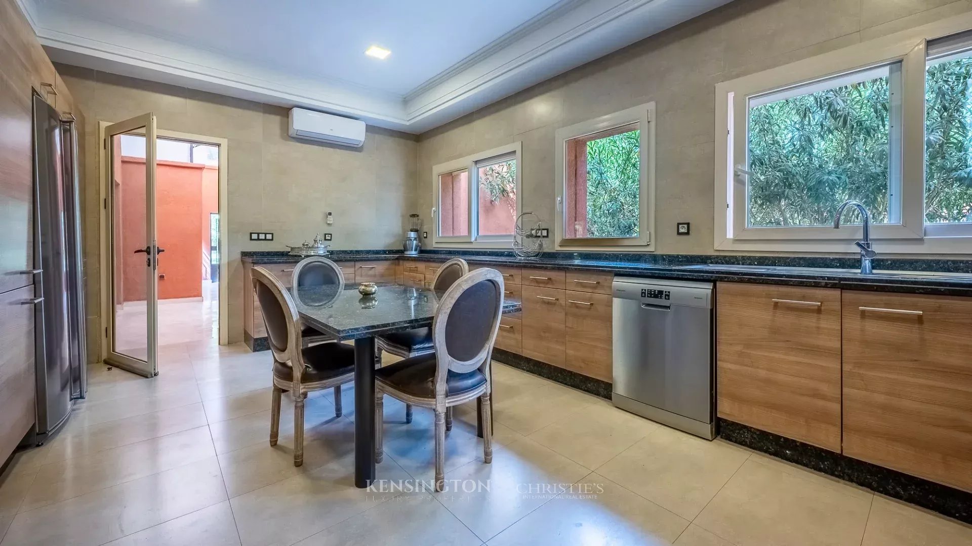 5 Bedroom Villa/Townhouse's Image 18