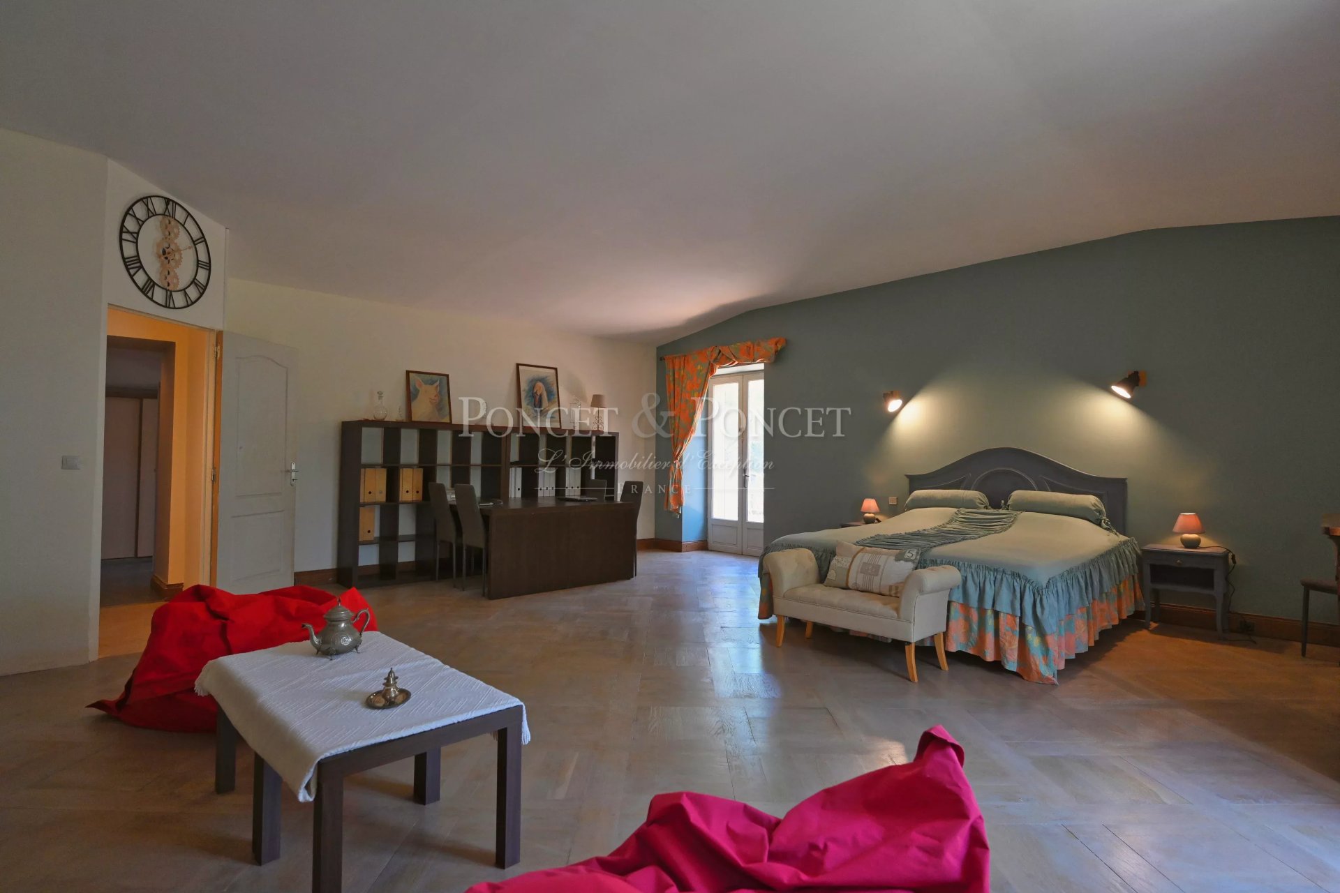 10 Bedroom Villa/Townhouse's Image 22