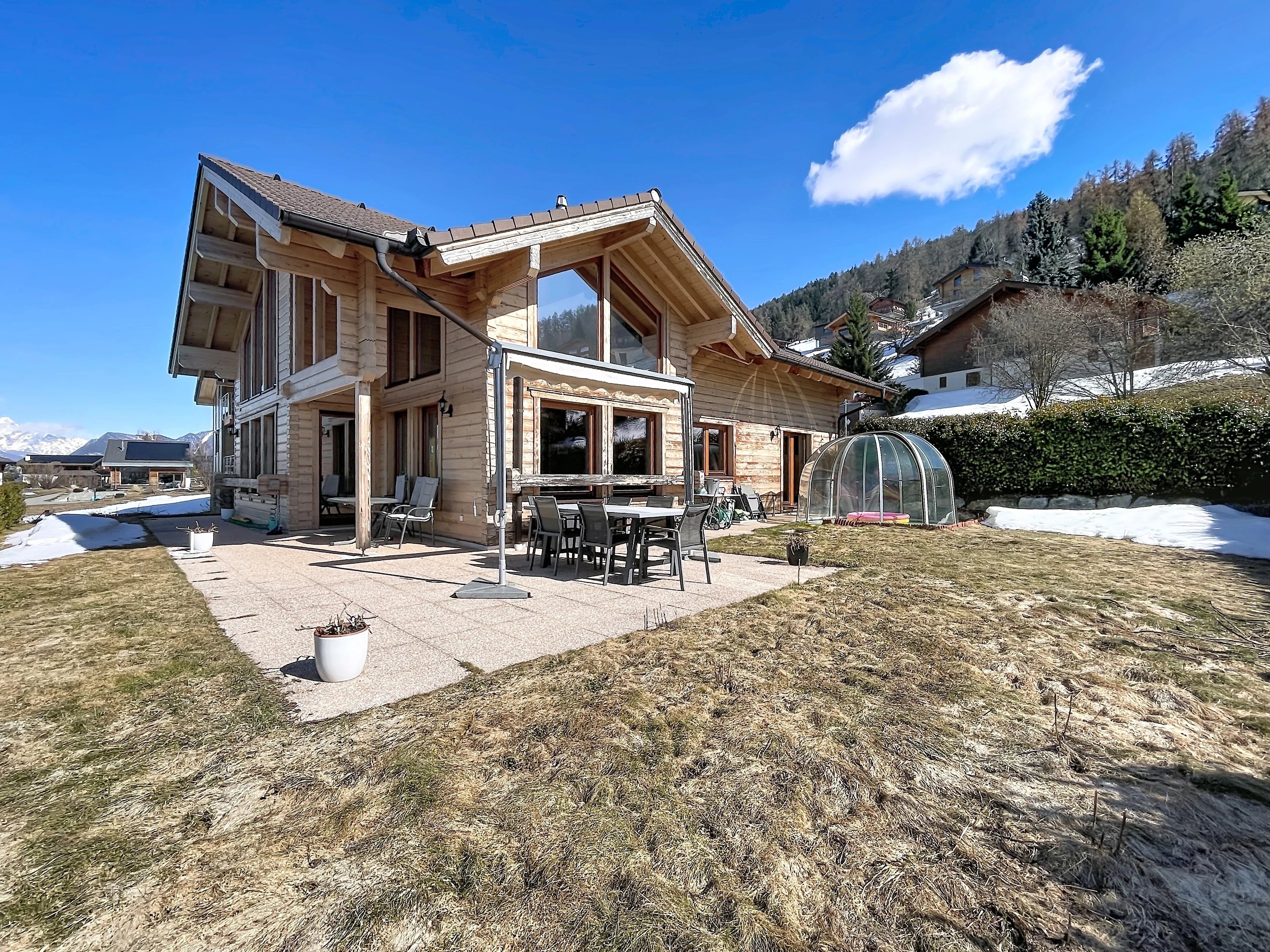 Chalet contemporain avec vue imprenable sur les Alpes