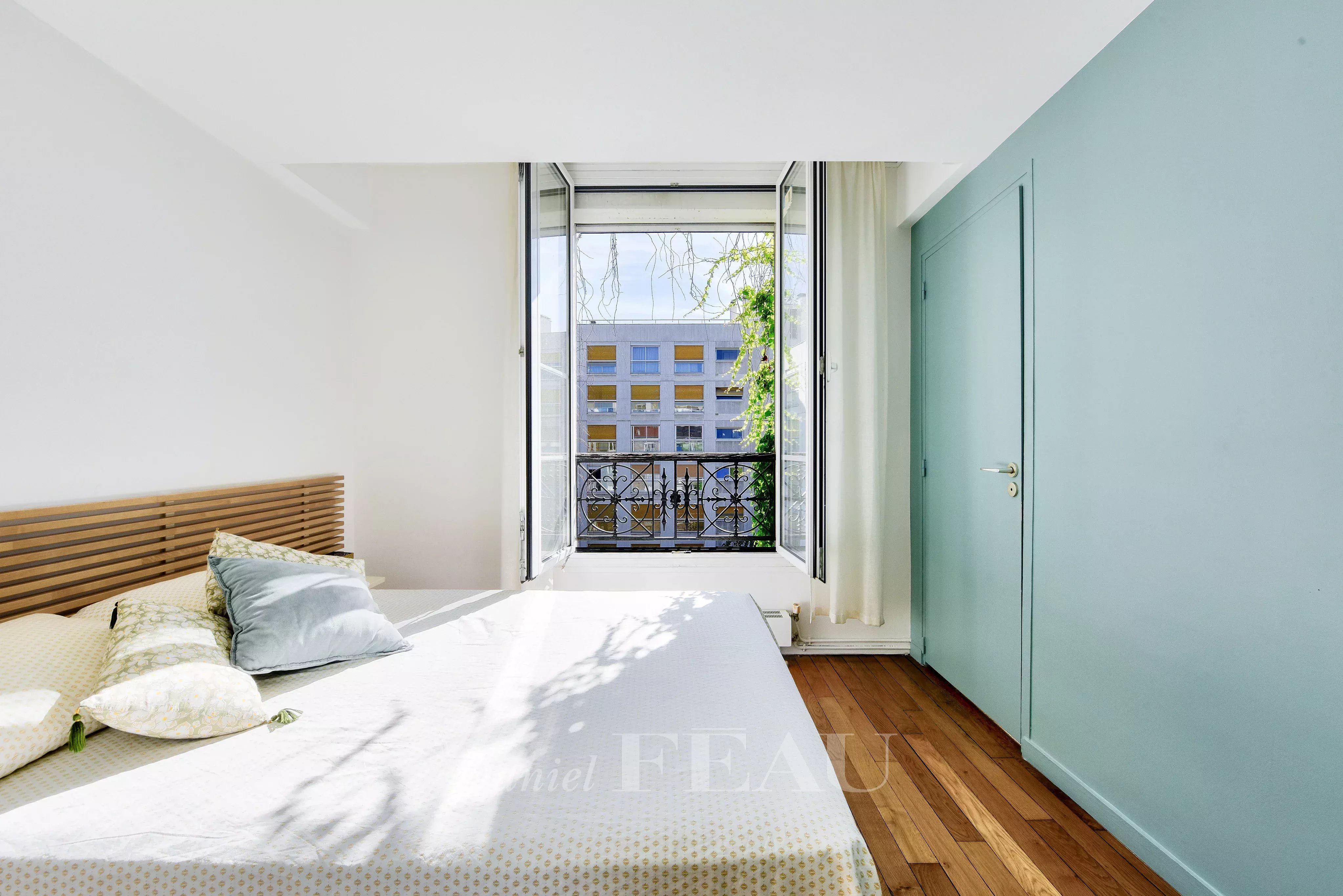 Sale Apartment Paris 15th