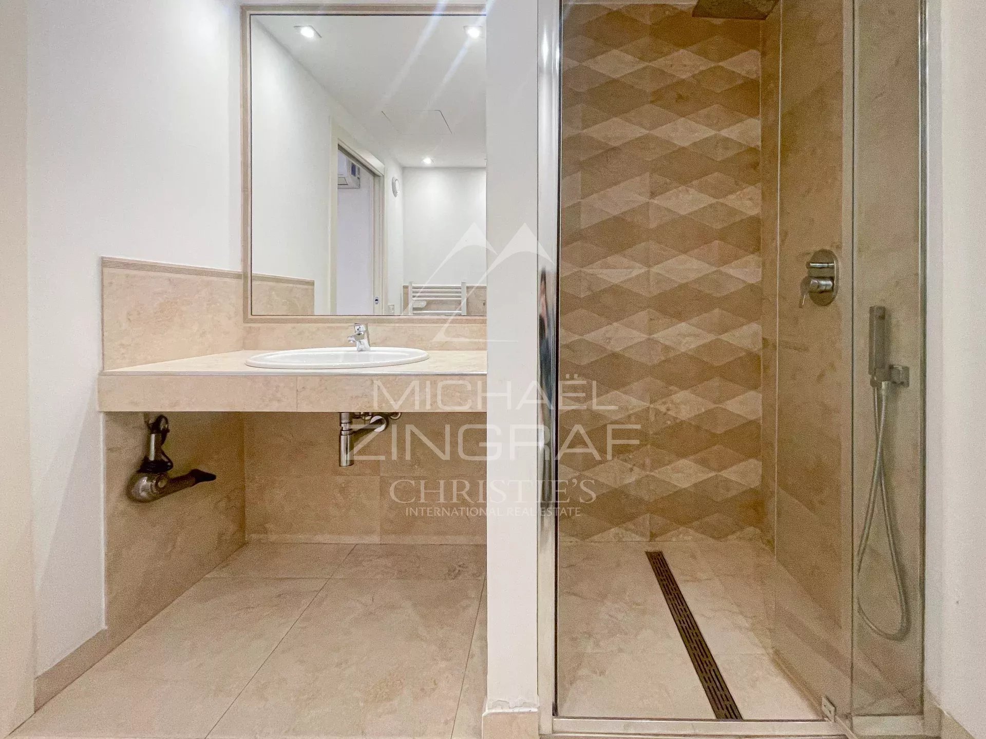2 Bedroom Apartment/Flat's Image 21