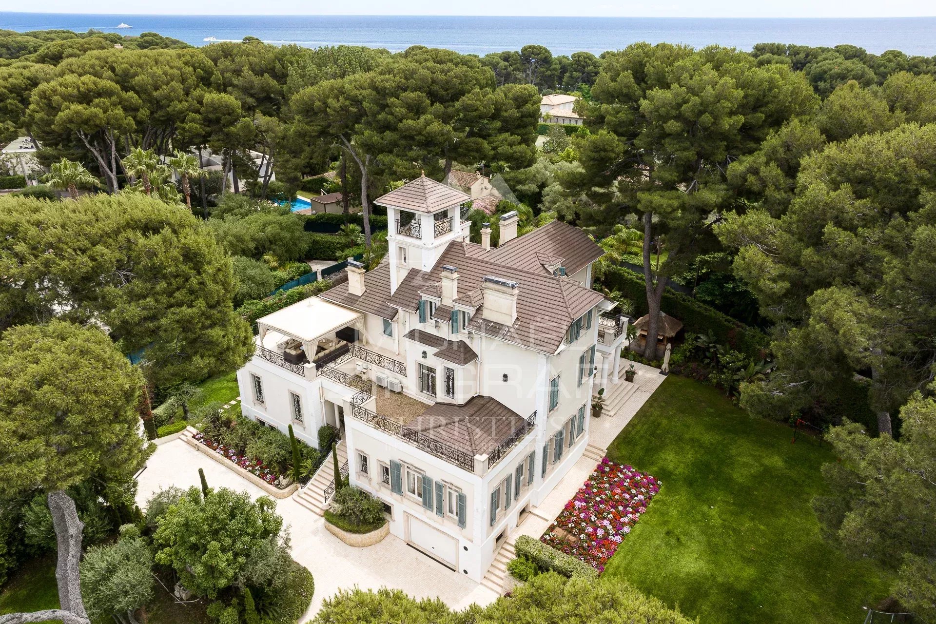 7 Bedroom Villa/Townhouse's Image 13