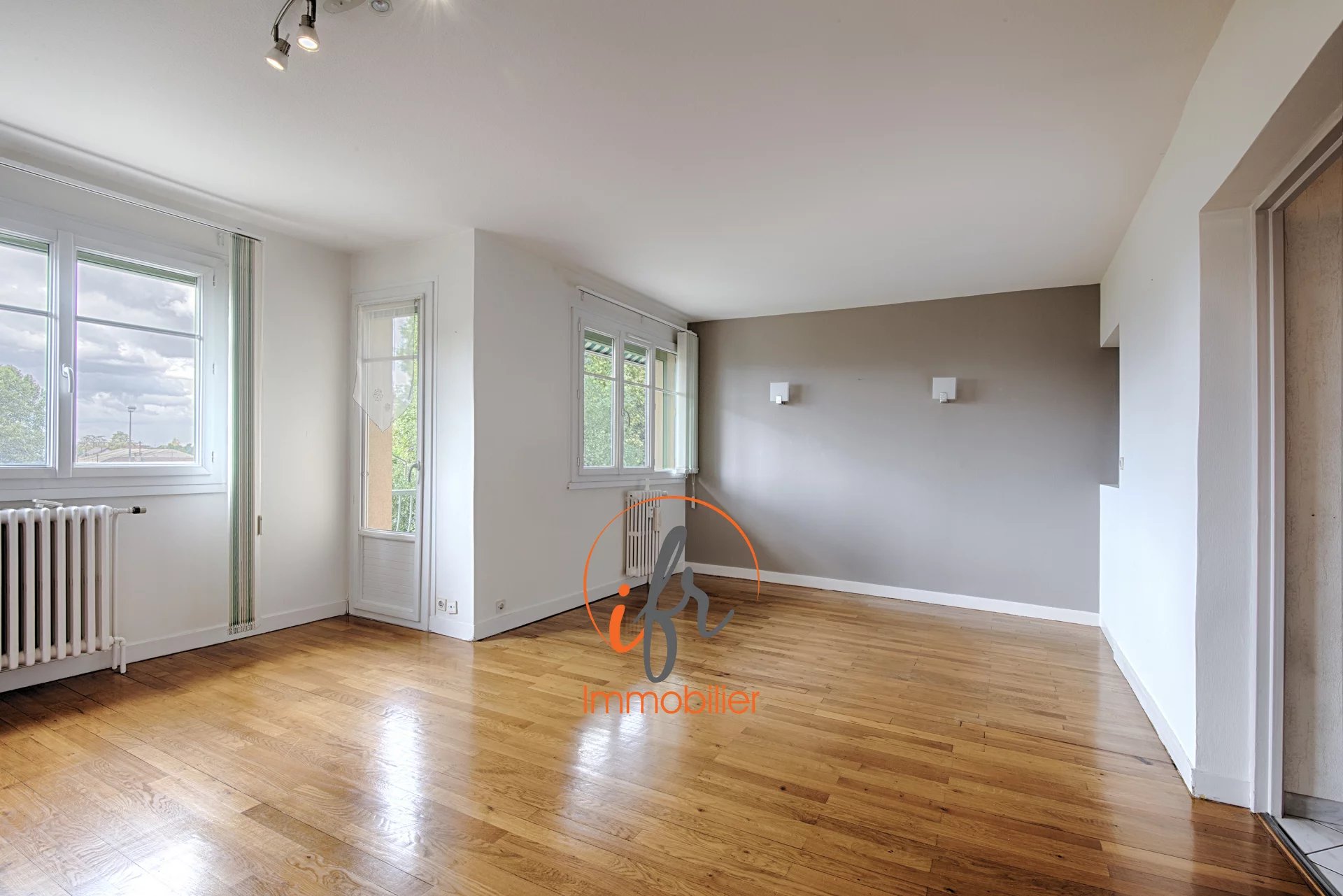 T3 avec balcon, loggia et cave à Bourgoin
