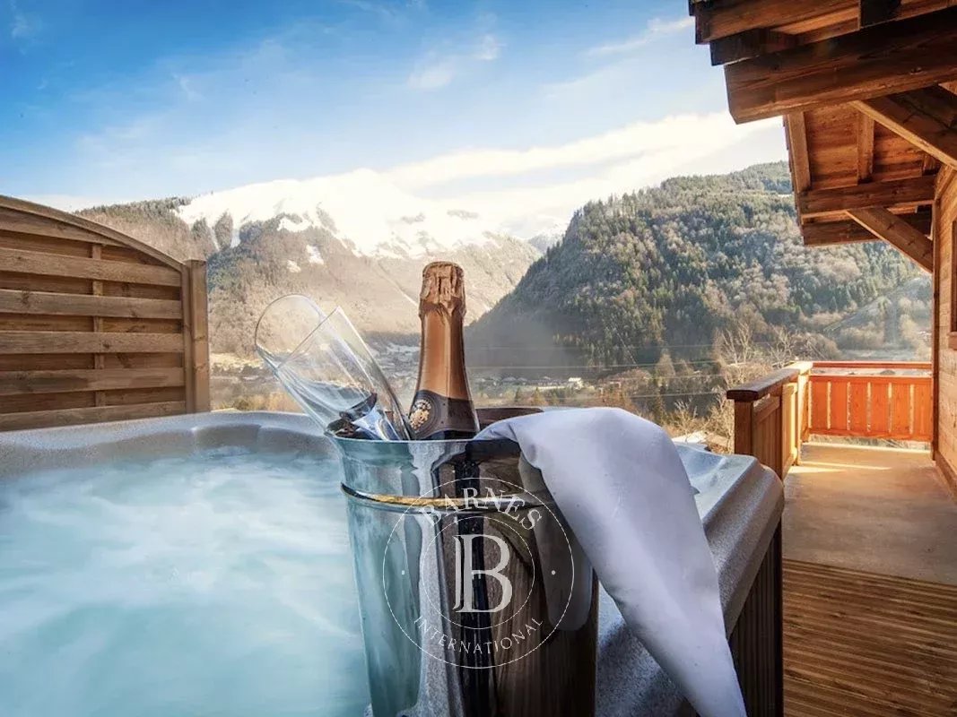 Photo of Morzine – Contemporary Chalet – 230 sqm – 7 Bedrooms – Mountain Views