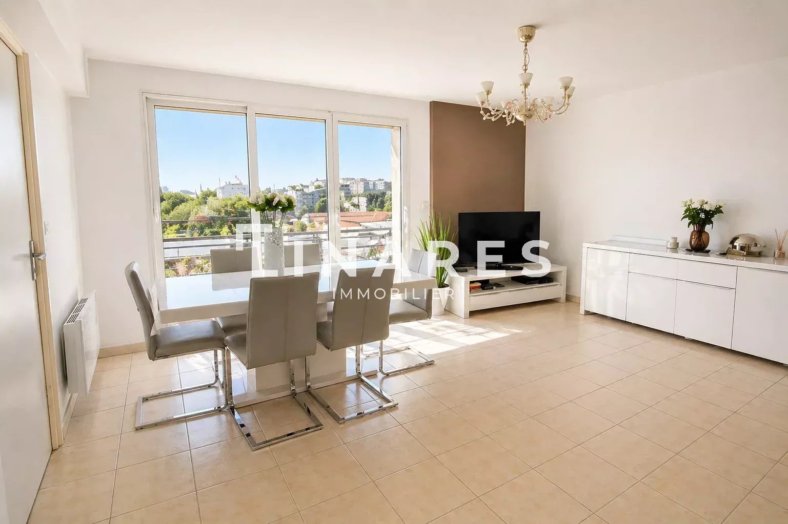 LE CARRE ST CHARLES - Appartement T3 de 60 m2 - Parking - Terrasse - 13001