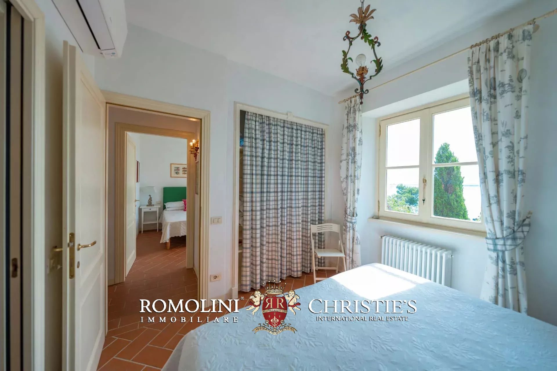 11 Bedroom Villa/Townhouse's Image 129