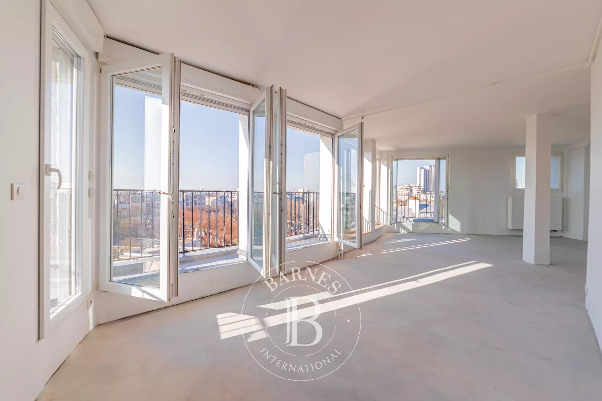PARIS 14 - RASPAIL - Spectacular top-floor apartment with terraces, exceptional views