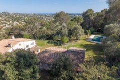 Charming Provençal property within walking distance of the village of La Colle-sur-Loup — photo 3 of 7