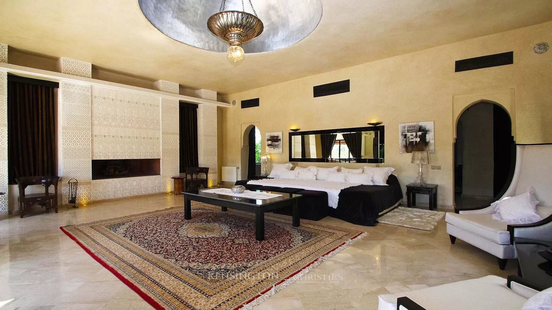 6 Bedroom Villa/Townhouse's Image 30