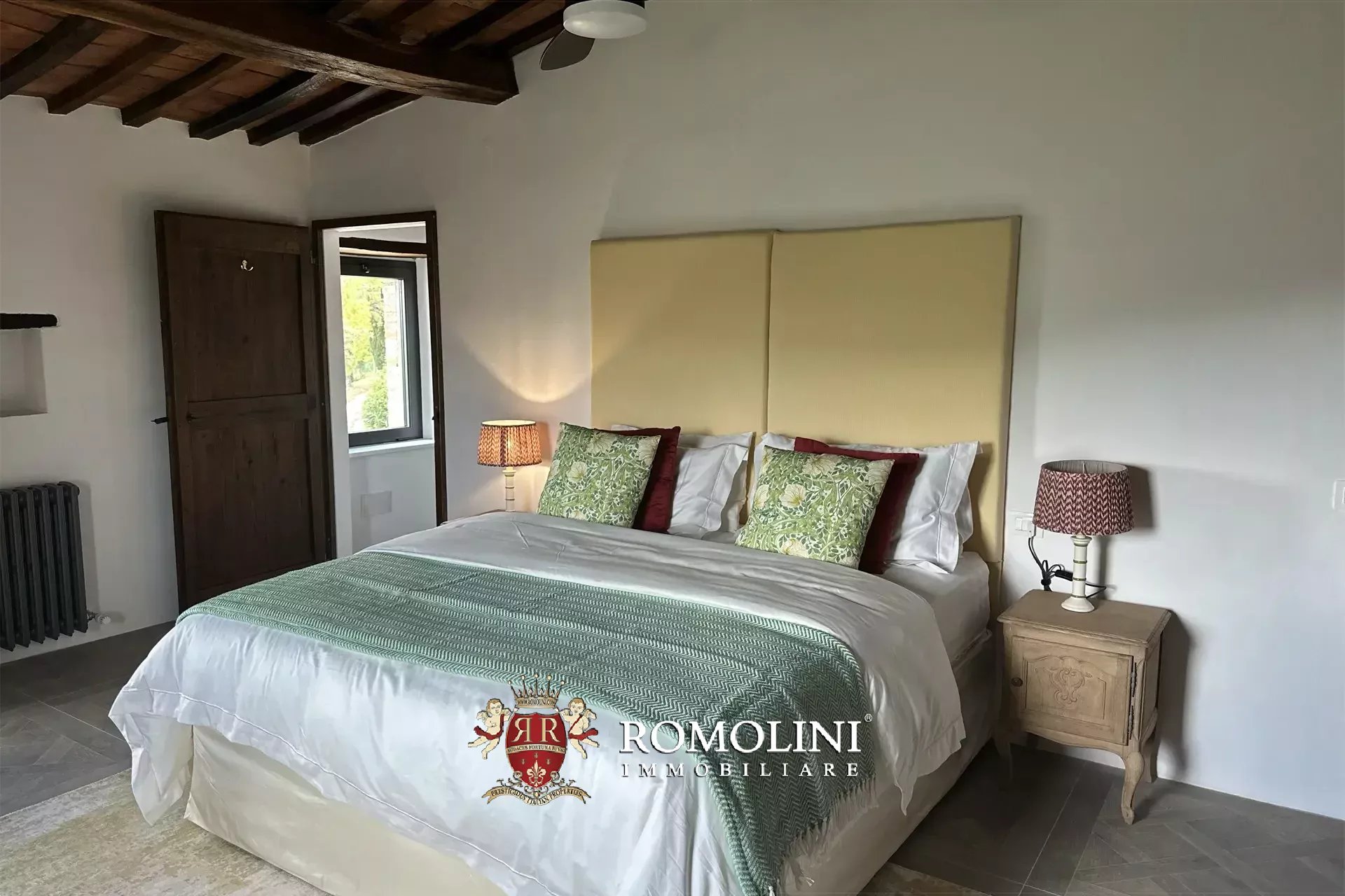 BORGO RISTRUTTURATO CON PISCINA IN VENDITA A UMBERTIDE