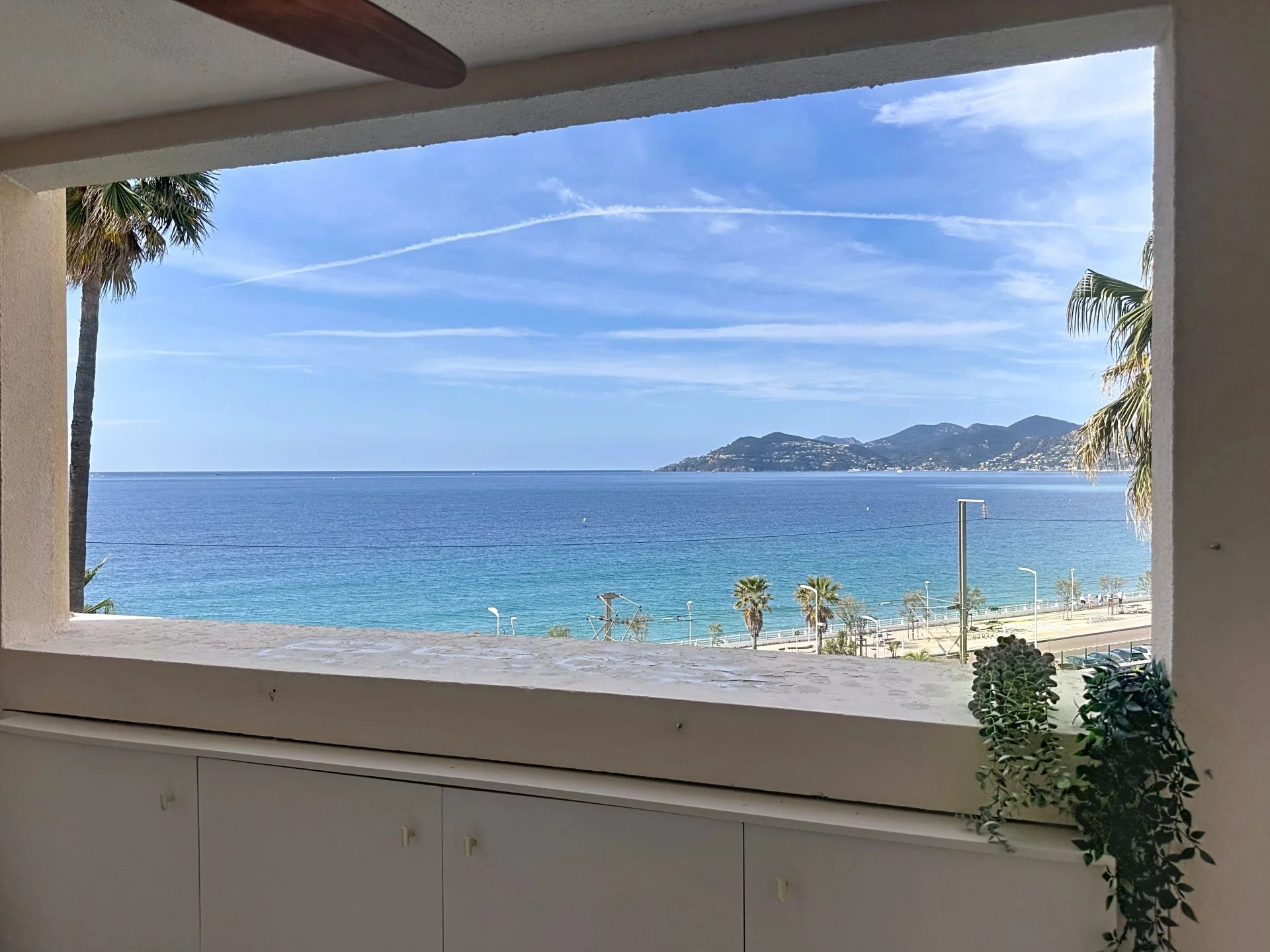 Cannes vue mer panoramique 2 pièces avec piscine - Photo 2