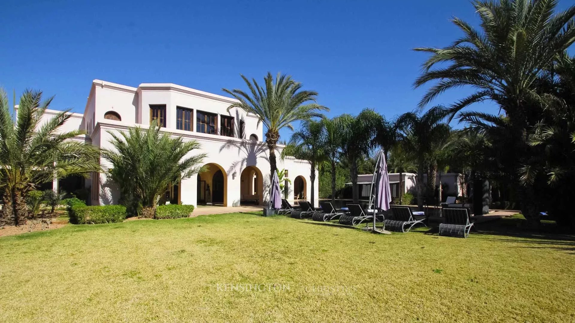 8 Bedroom Villa/Townhouse's Image 3