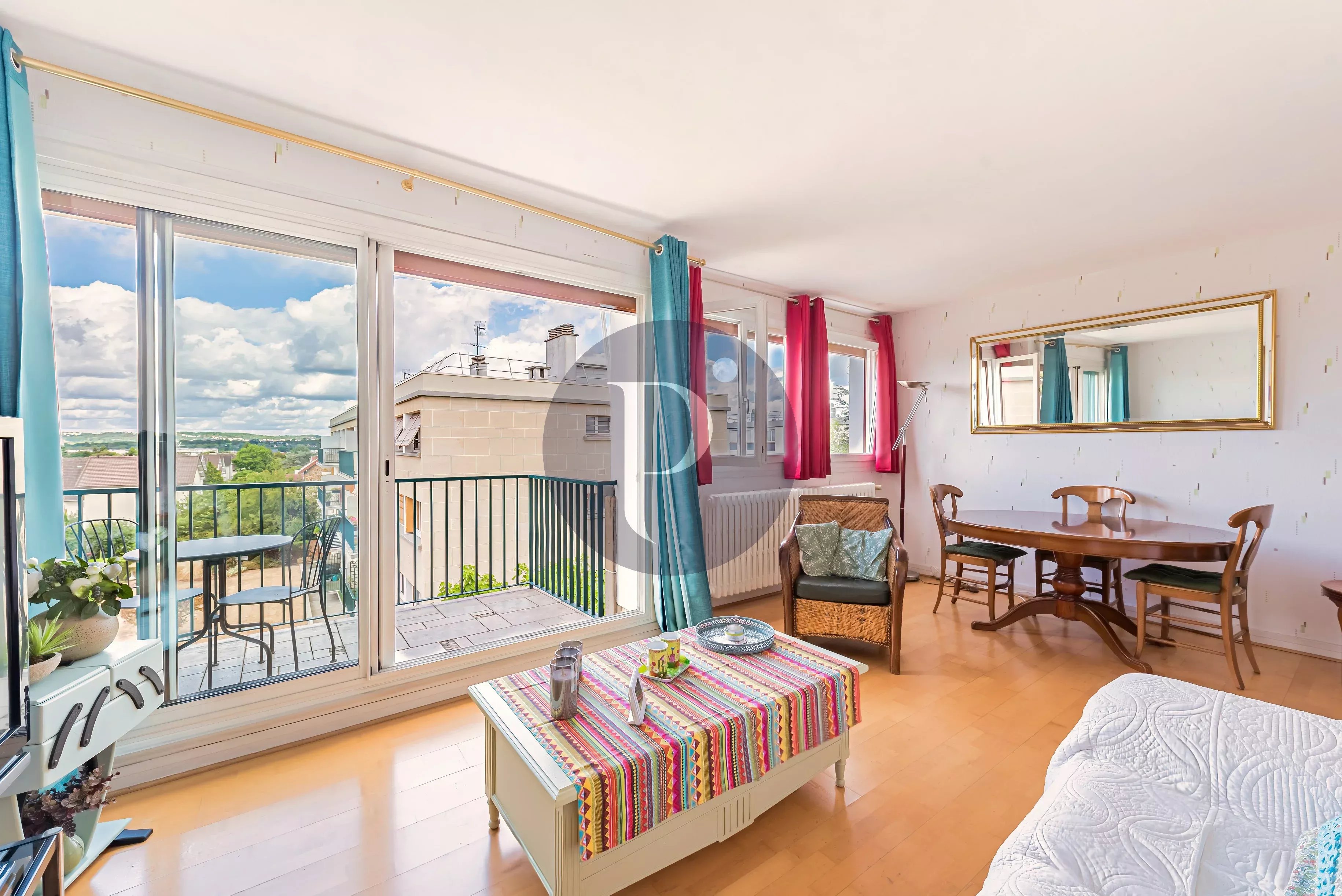 APPARTEMENT - 4 PIECES - CAVE - BOX - DERNIER ETAGE - BLONDEAUX