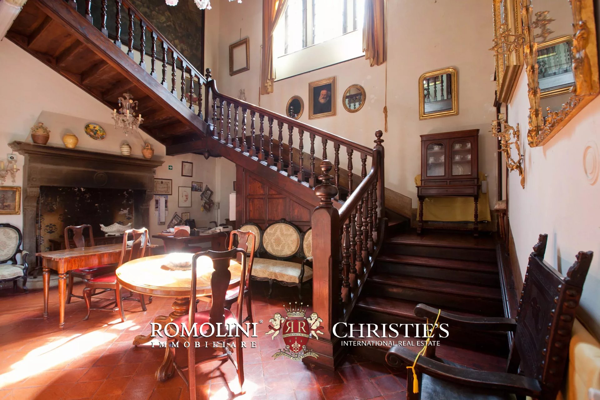 6 Bedroom Villa/Townhouse's Image 13