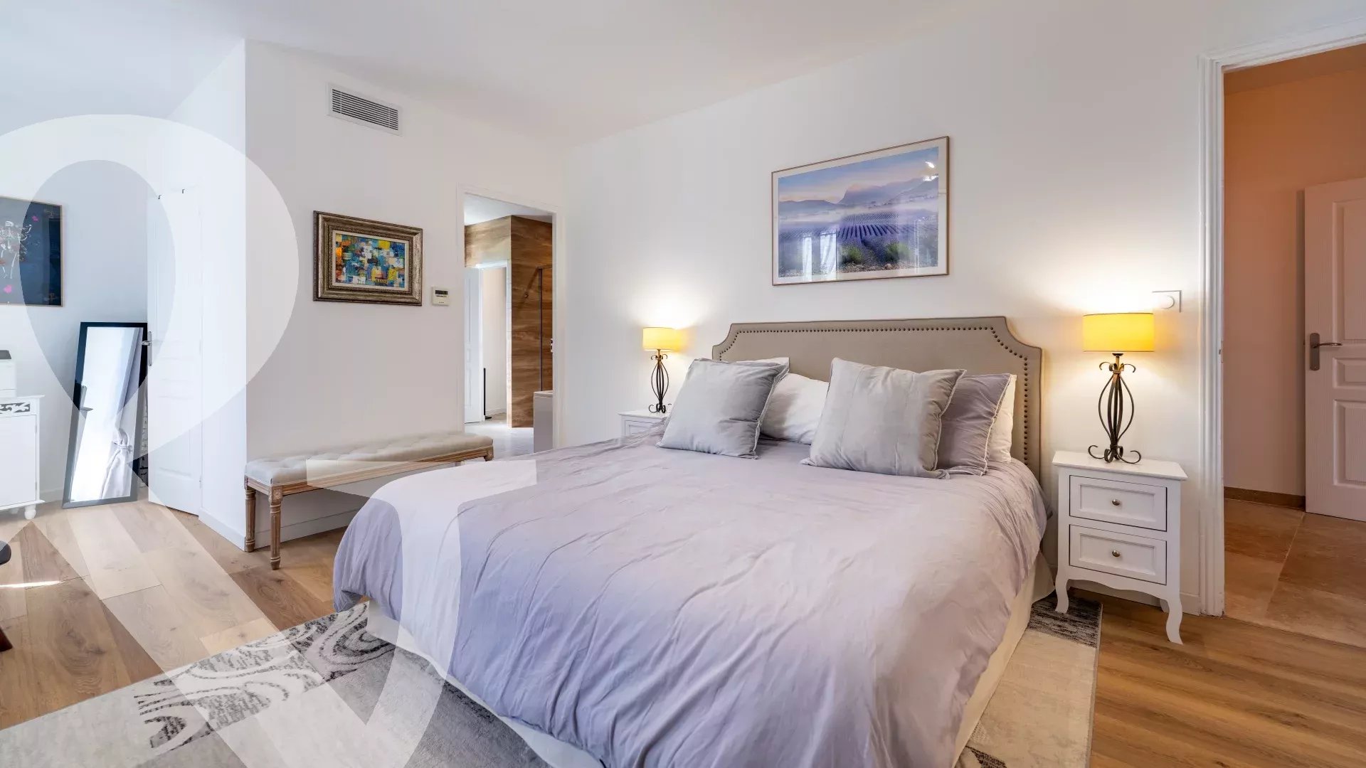 A PIED DU CENTRE VILLE