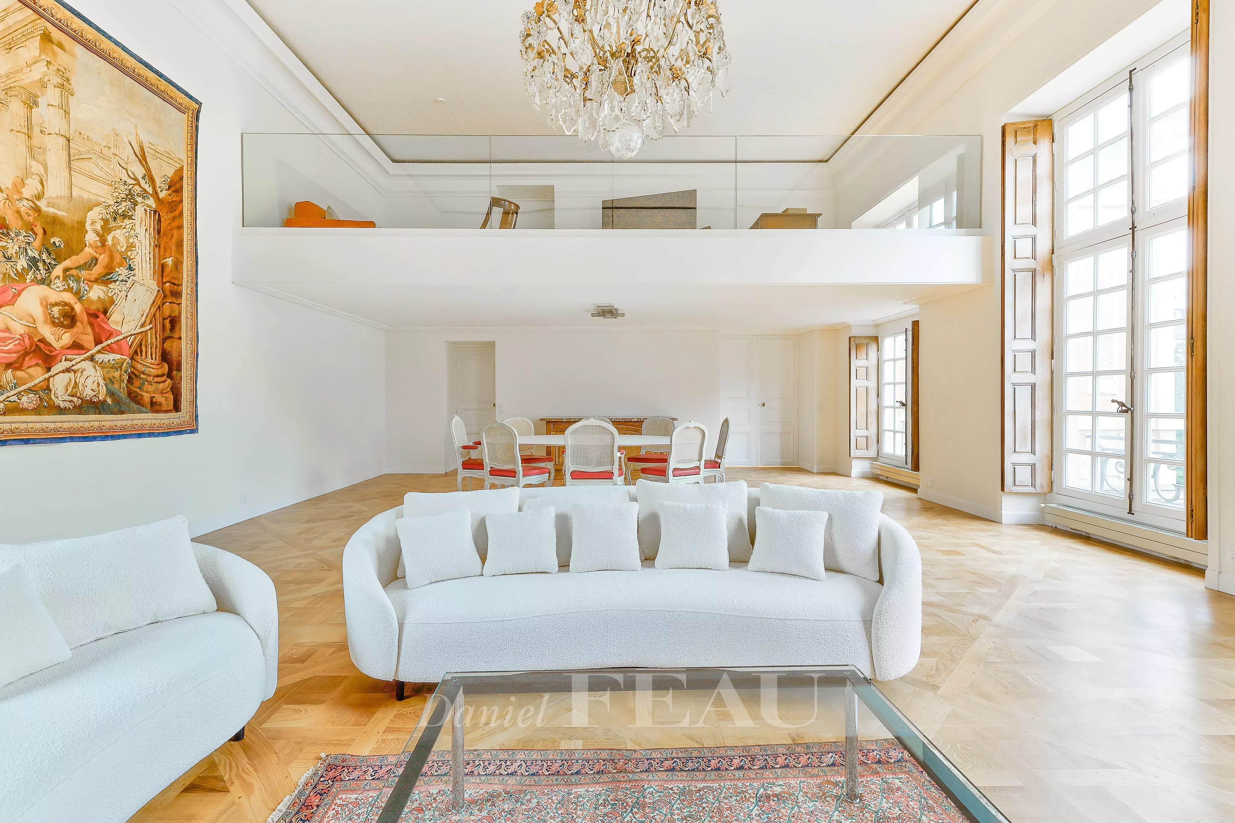 Paris 3rd District – A magnificent 3-bed apartment in a historic private mansion