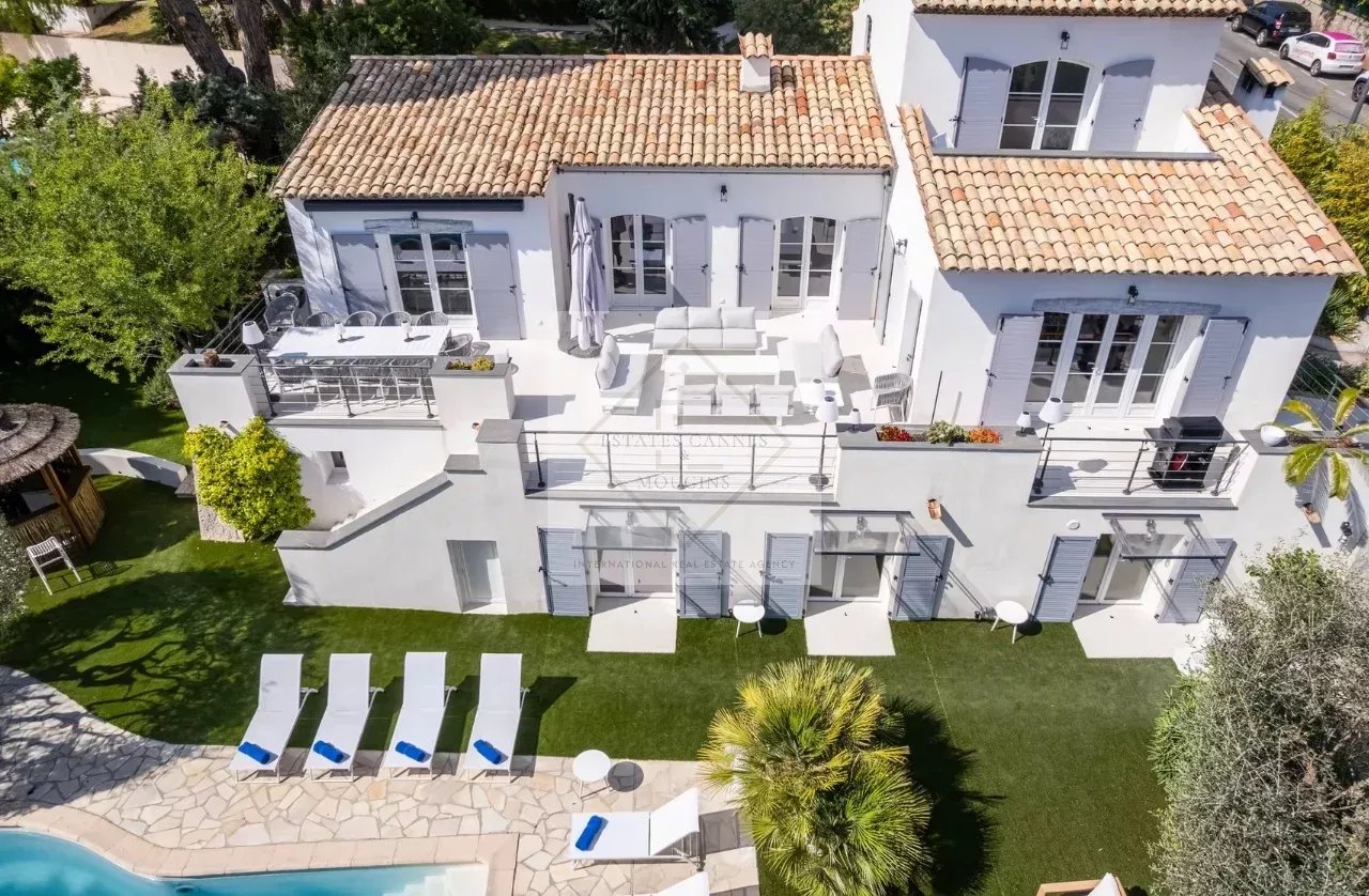Luxury villa — photo 20