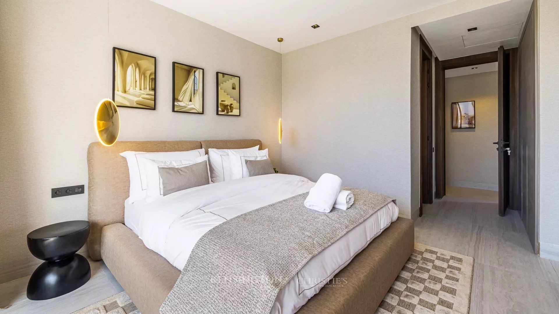 5 Bedroom Villa/Townhouse's Image 19