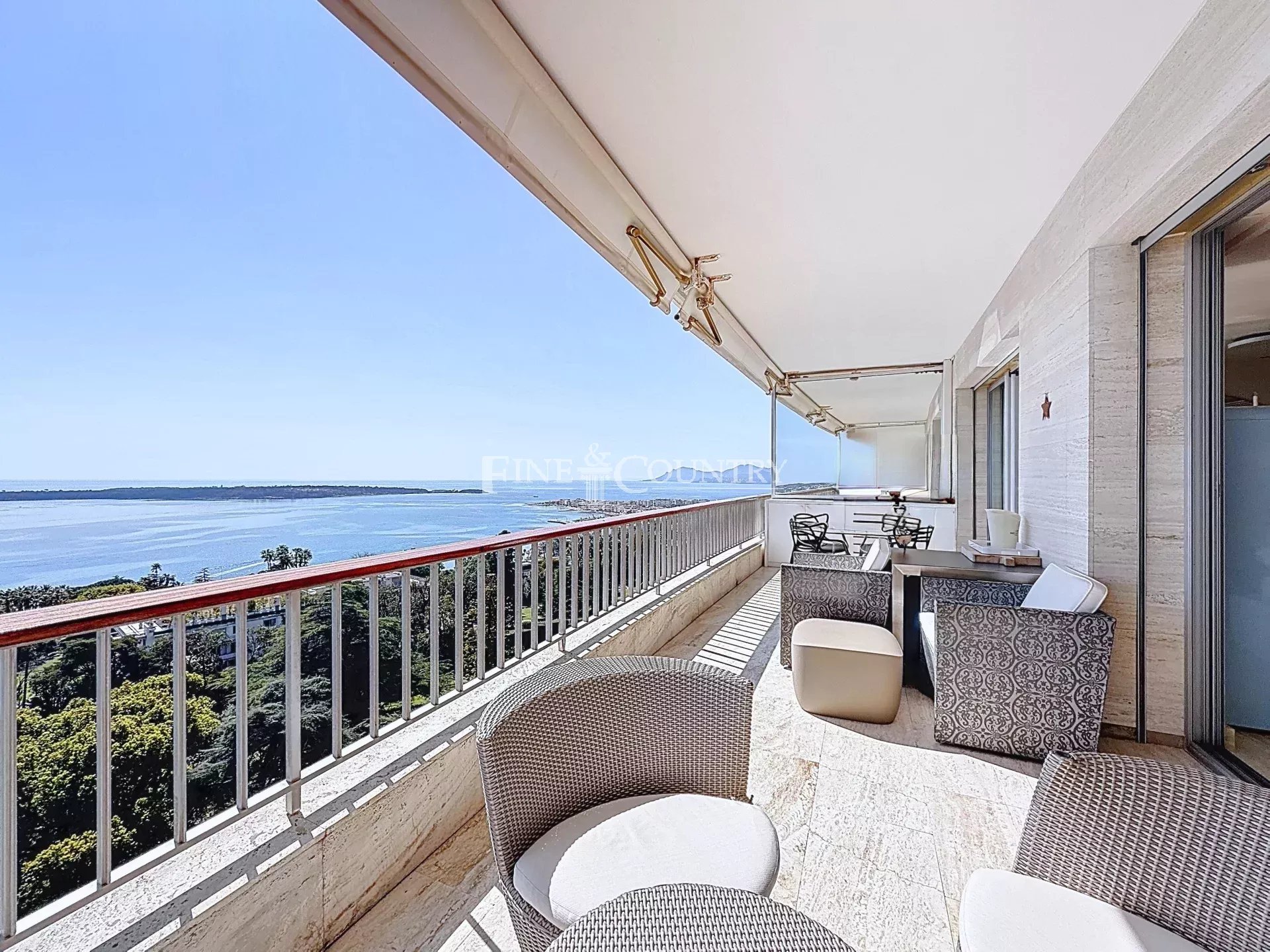 Photo of Apartment for sale in Cannes panoramic sea view