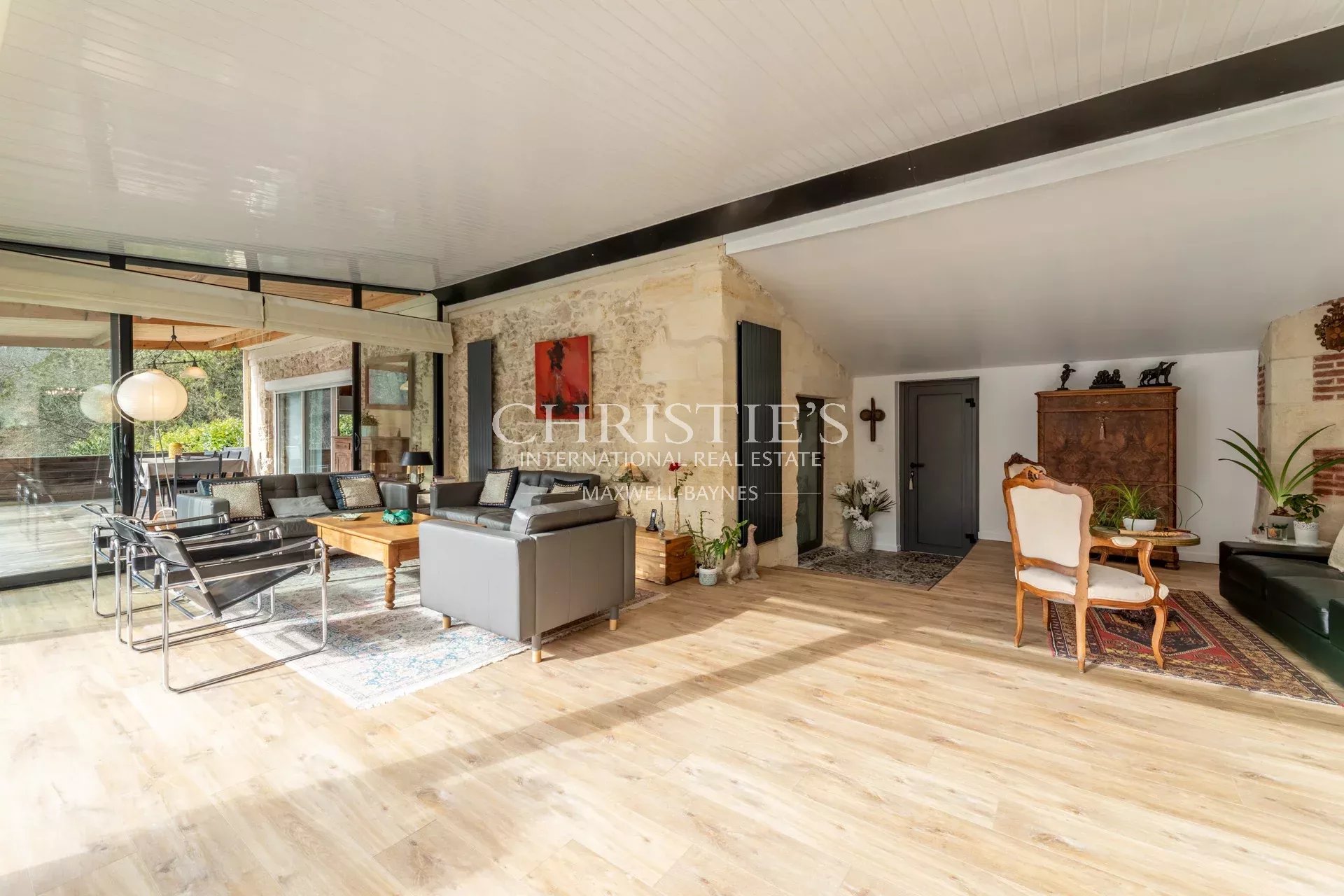 5 Bedroom Villa/Townhouse's Image 9