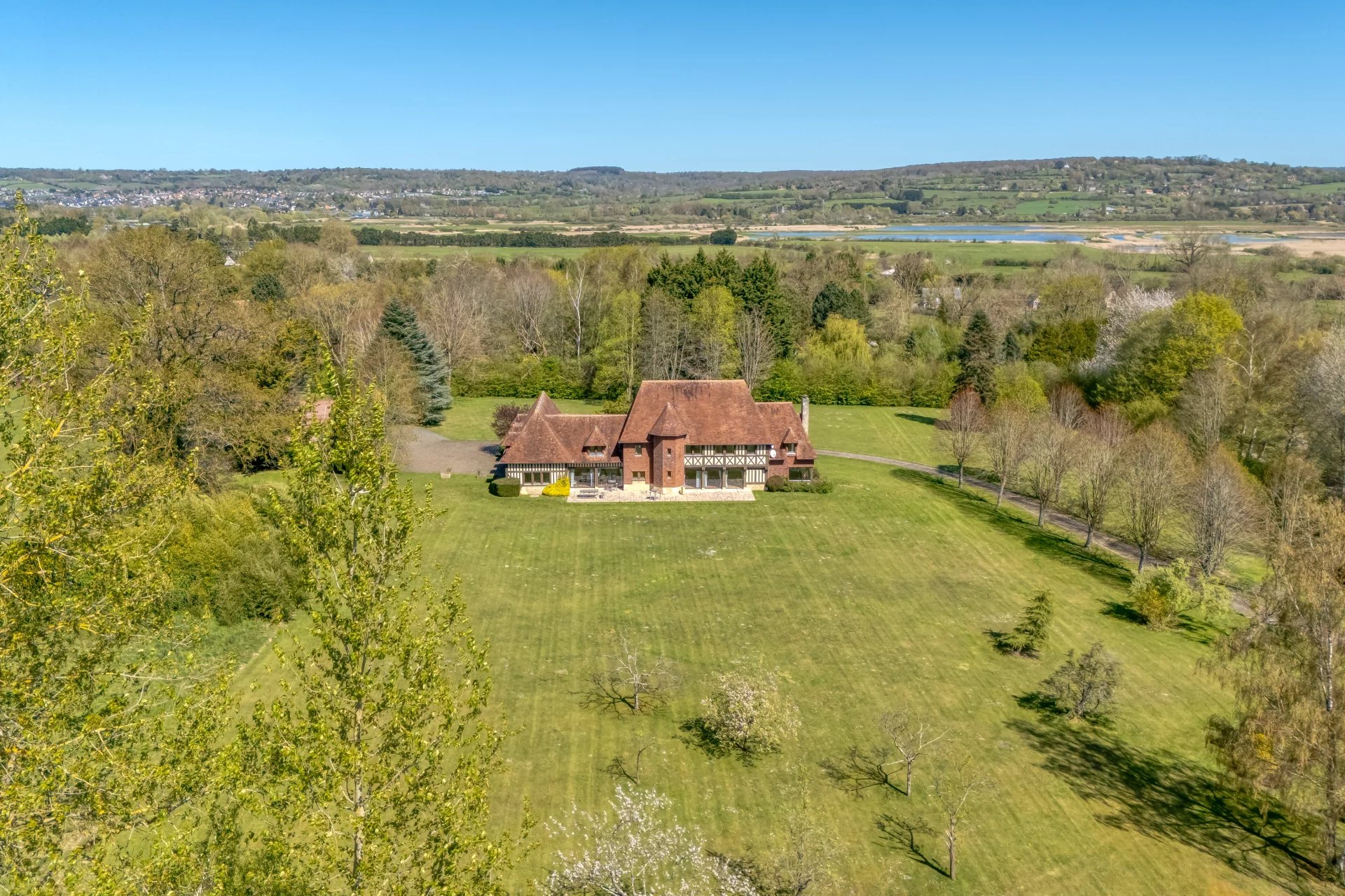 5 kms de Deauville - Magnifique manoir avec 7 chambres en suite -  parc 2,5 hectares - picture 2