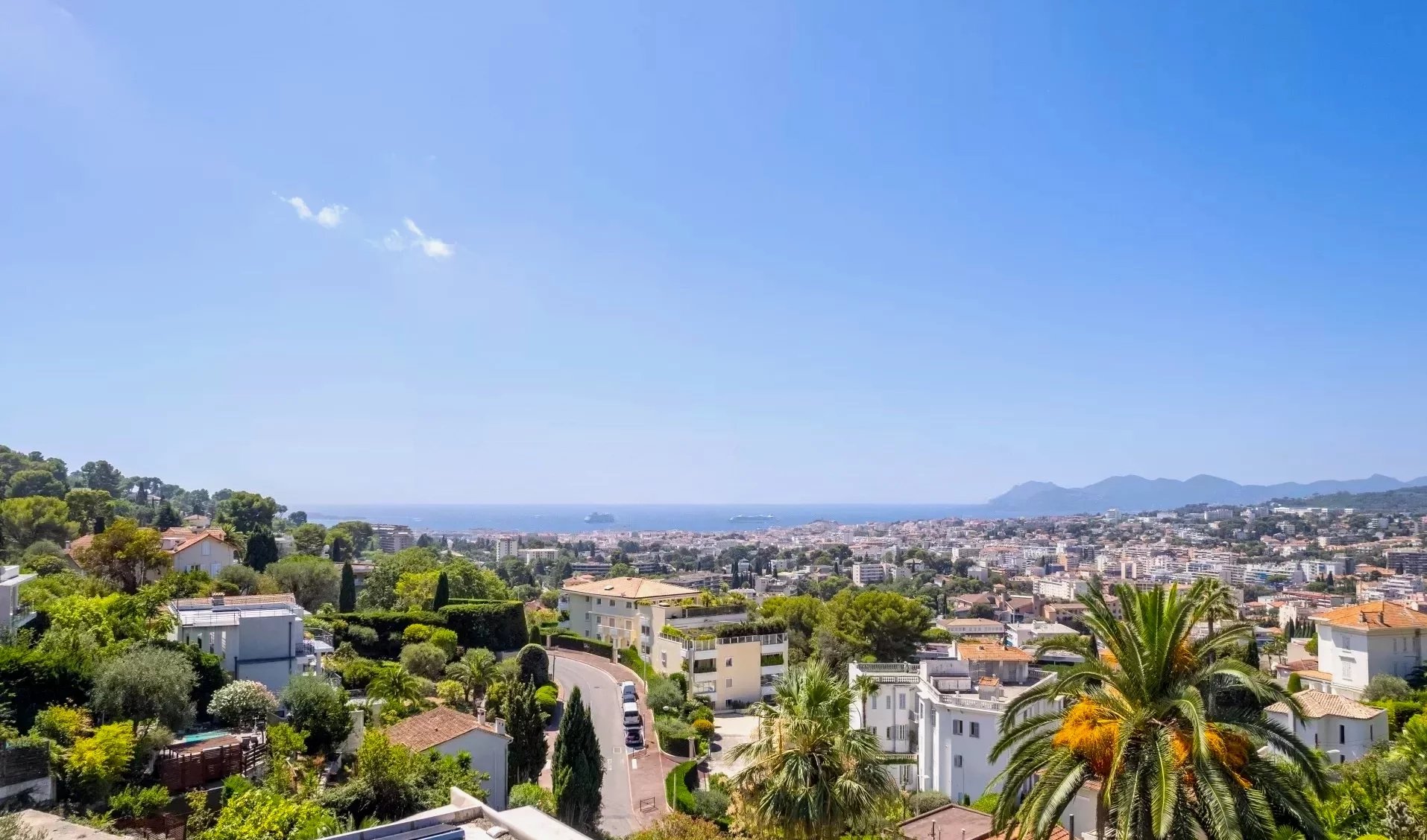 LE CANNET MAIRIE - VILLA 1930 RÉNOVÉE - VUE MER PANORAMIQUE - PISCINE