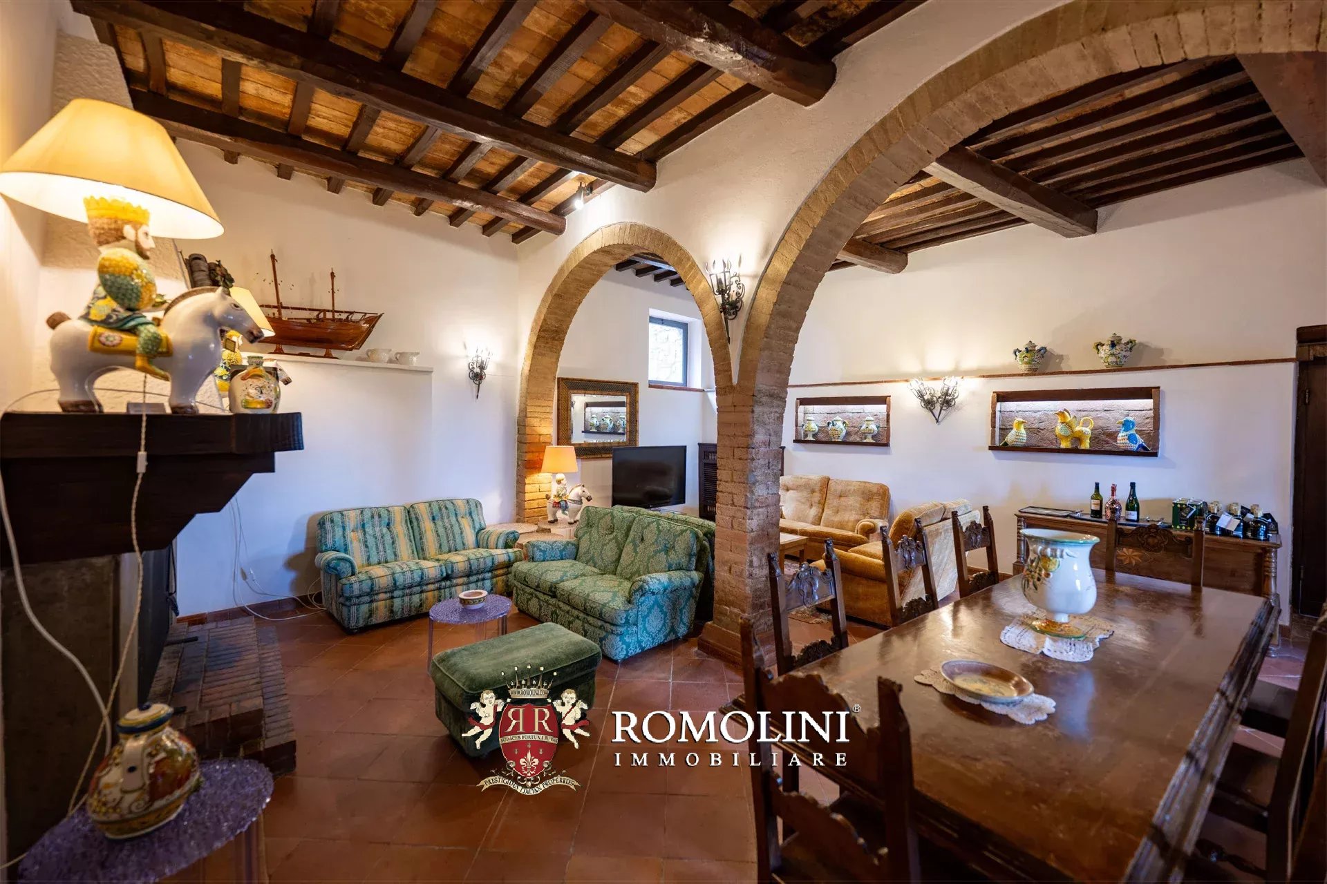 8 Bedroom Villa/Townhouse's Image 37