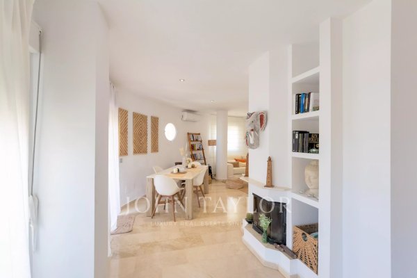 Duplex Penthouse with Private Lift Access in Santa Eulalia del Río — photo 6