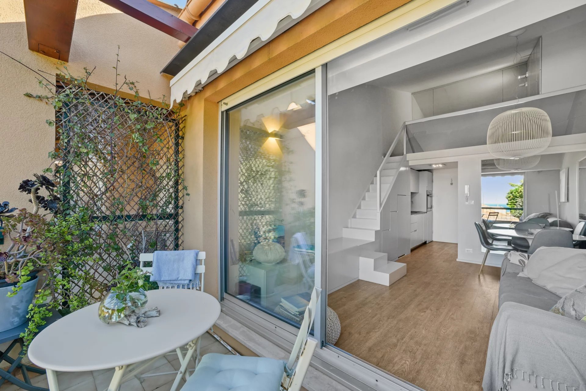 Elégant appartement avec vue mer panoramique