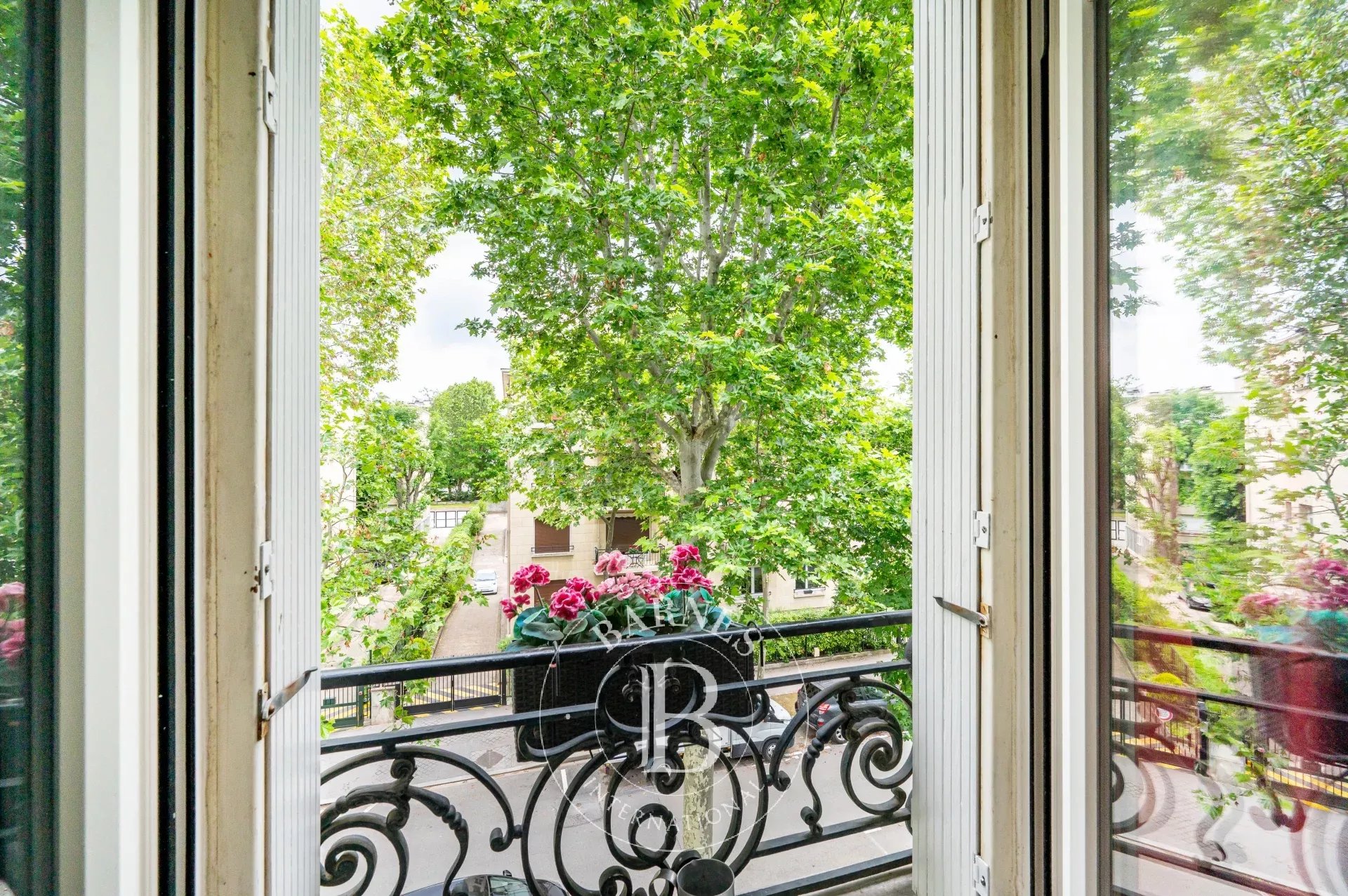 Neuilly Chézy-Borghèse - 2-bed duplex apartment in a former townhouse - Charming and atypical - Quiet, leafy surroundings - picture 4
