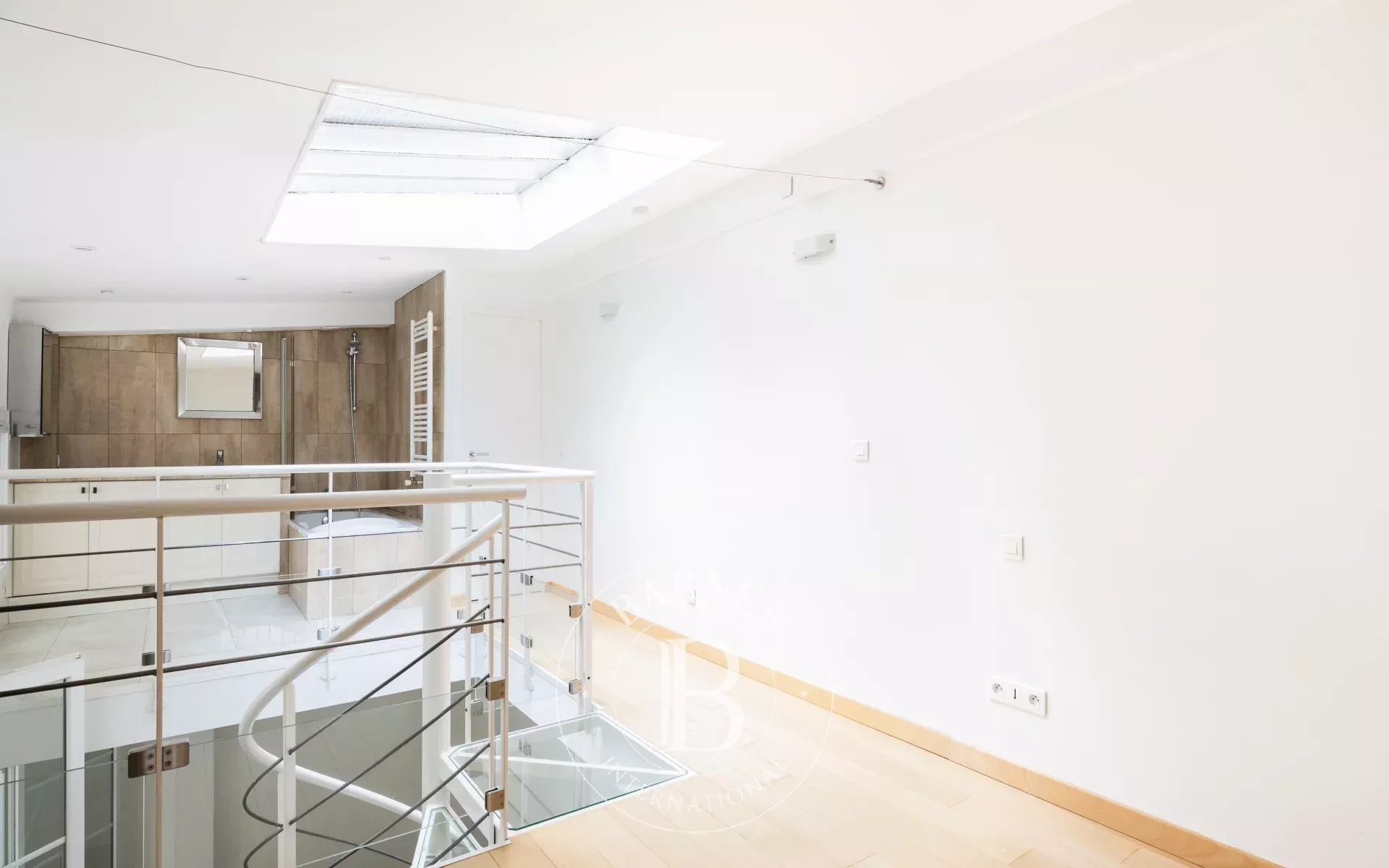 Daire Paris 18ème - picture 12