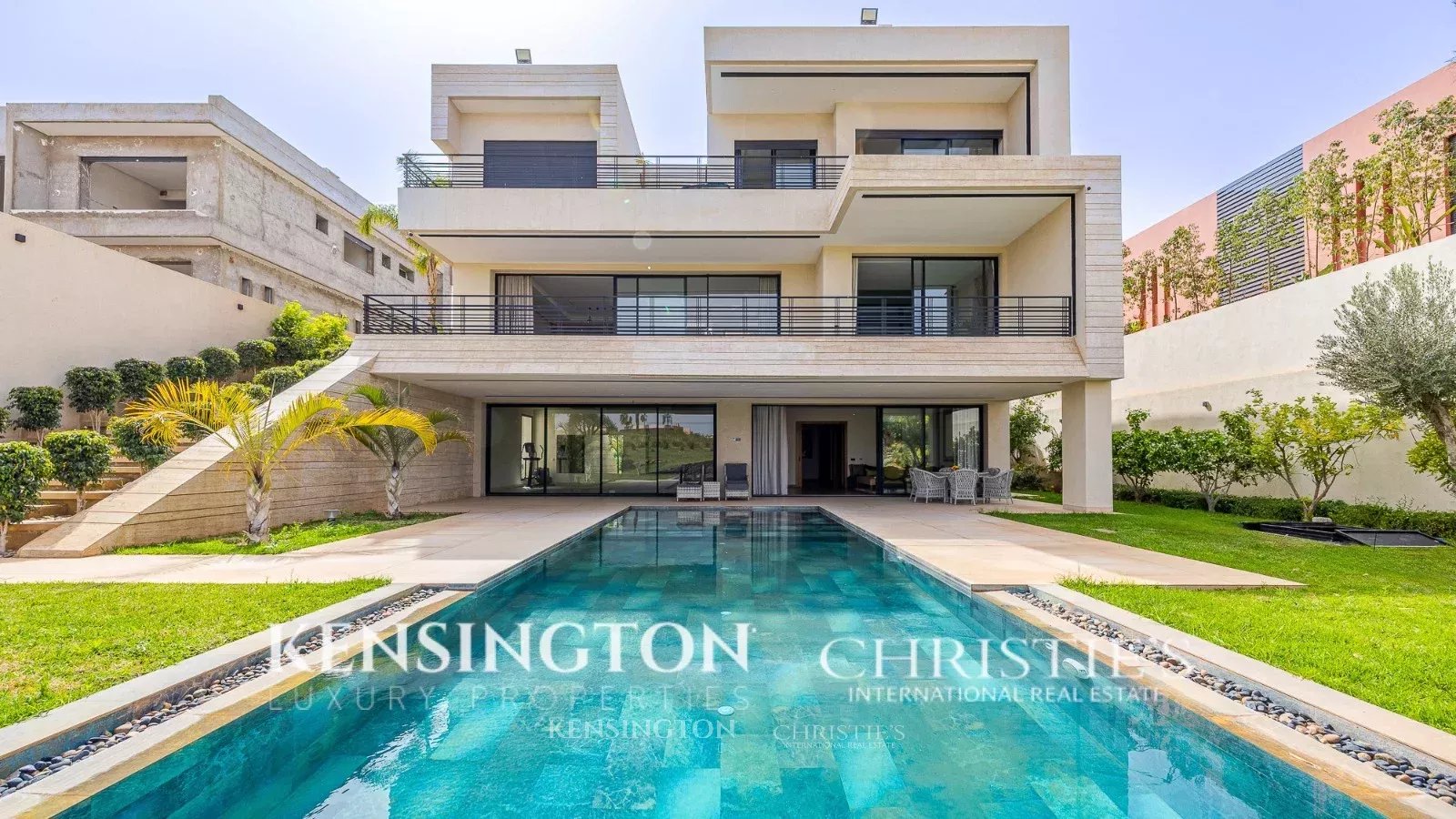 4 Bedroom Villa/Townhouse's Image 43