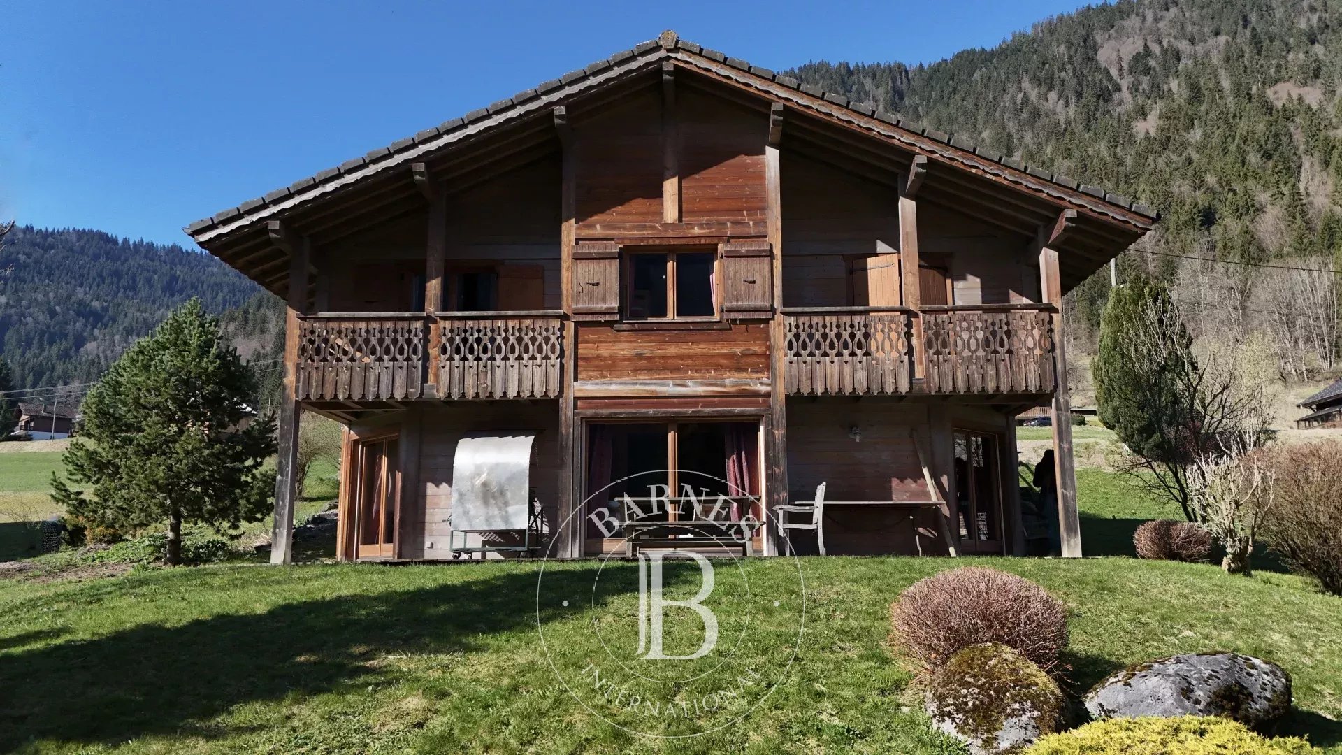 Photo of Essert-Romand – 4-Bedroom Chalet + Independent 1-Bedroom Apartment – Seasonal Rental