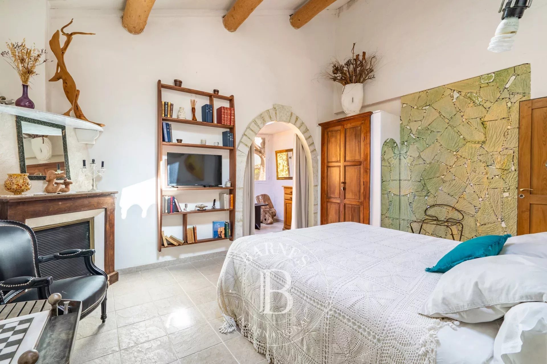 Saint-Florent, exceptional estate, 8 rooms, walking distance to beach, swimming pool, panoramic sea view - picture 15 title=