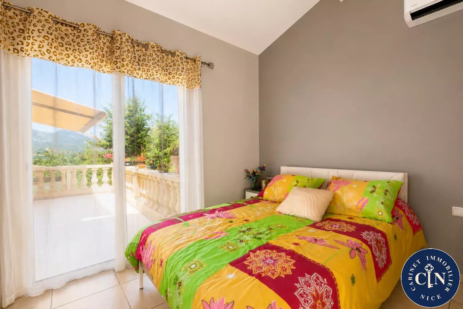 Villa 7 pièces 240 m² - Piscine chauffée vue dégagée - Contes — photo 7