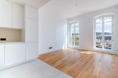 Cannes old port apartment in a renovated and secure building — photo 2 of 7