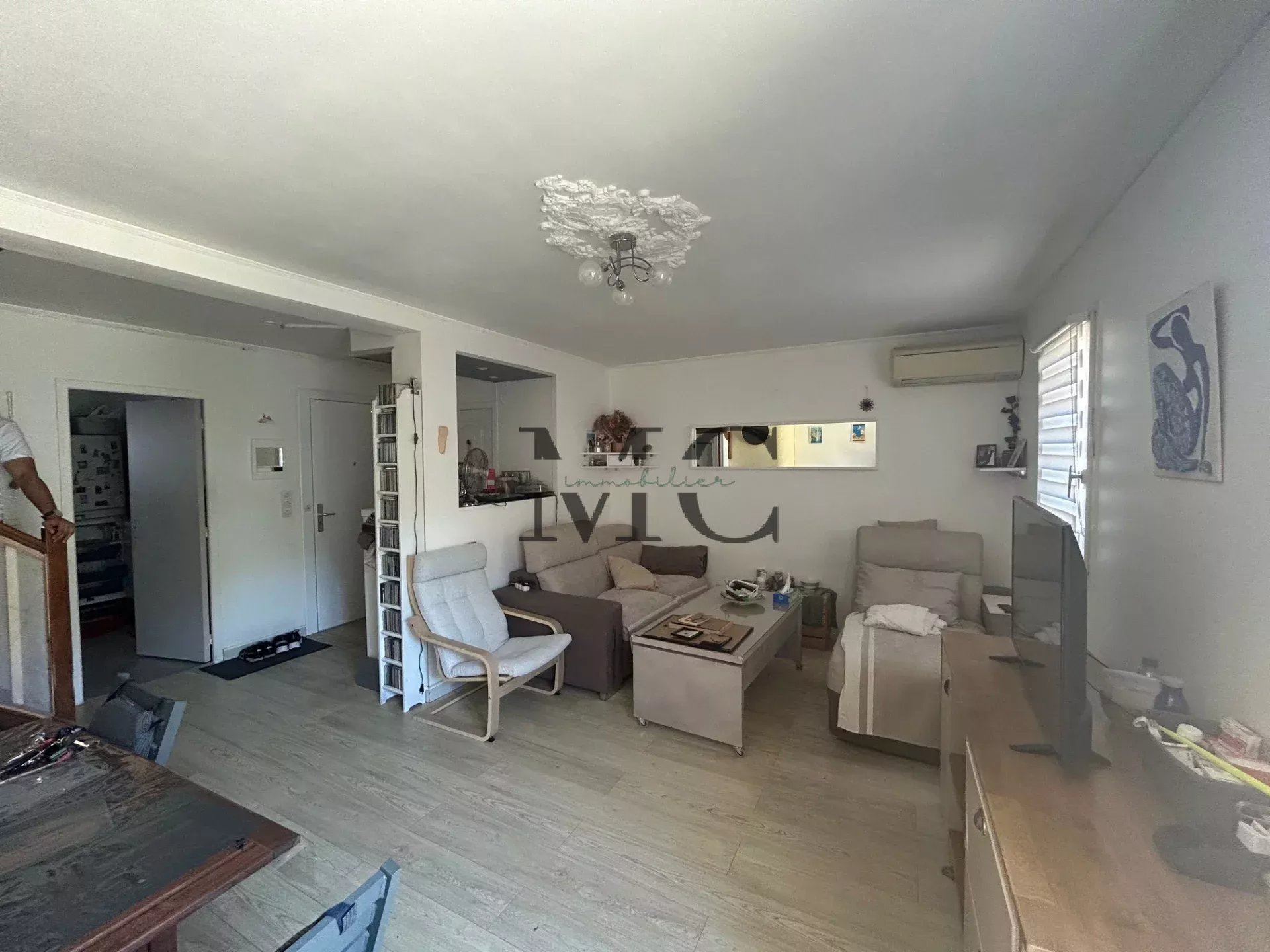 MAISON DE VILLE - T4 - JARDIN - BOX FERME