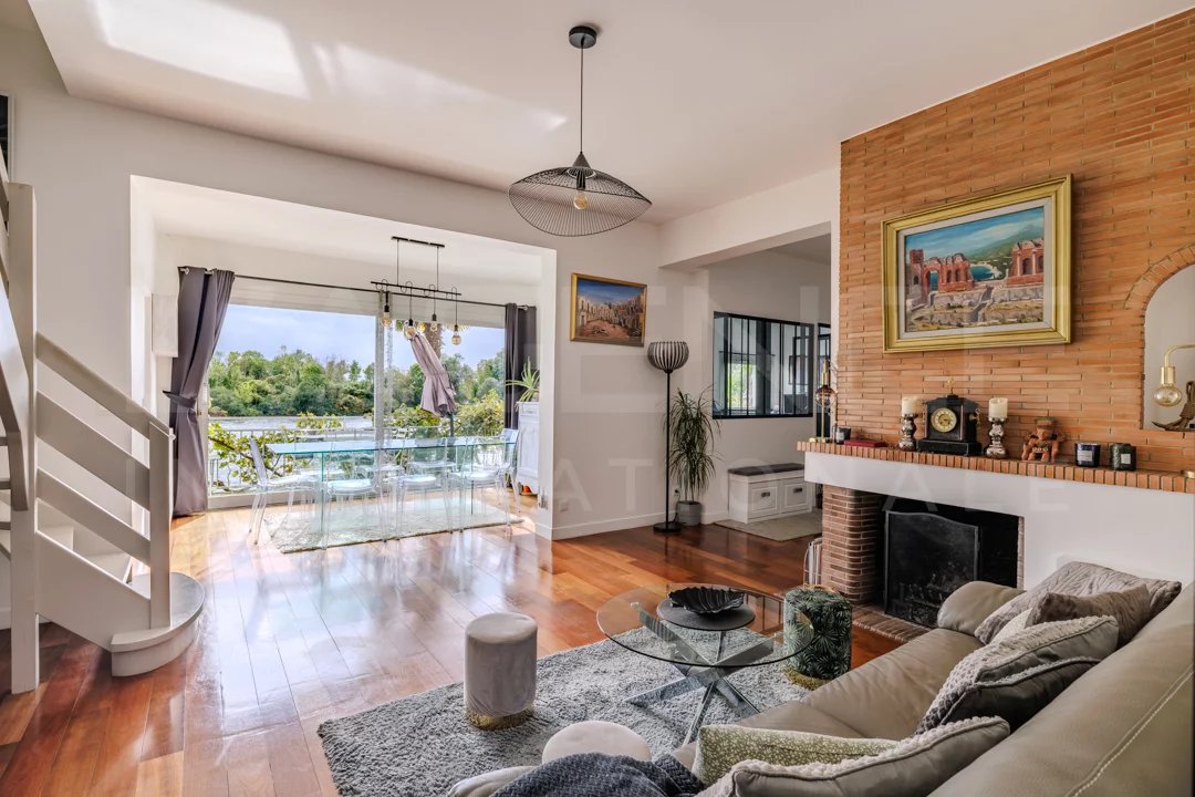 Agence immobilière de PARIS - LONDON - PAROS