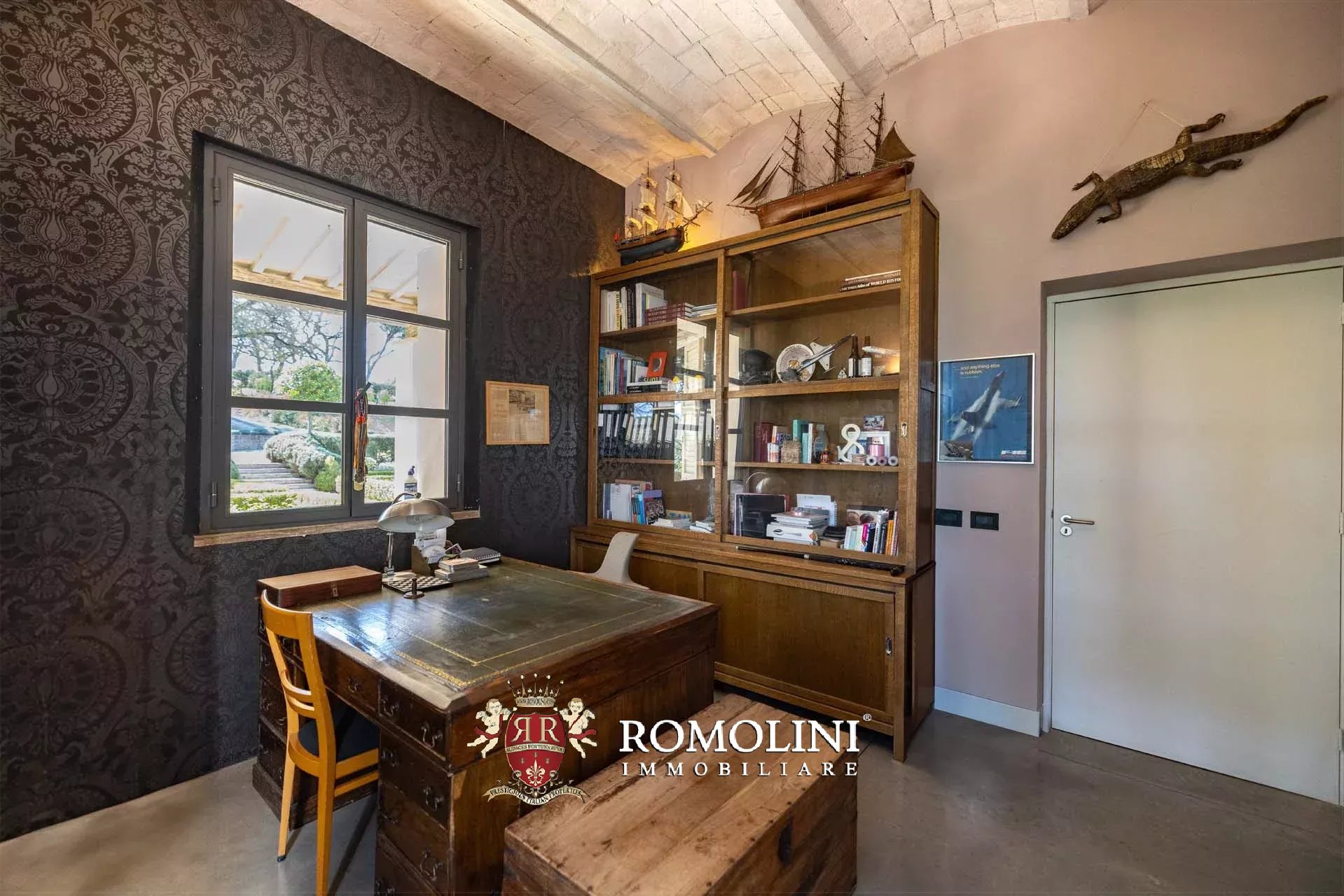 7 Bedroom Villa/Townhouse's Image 15