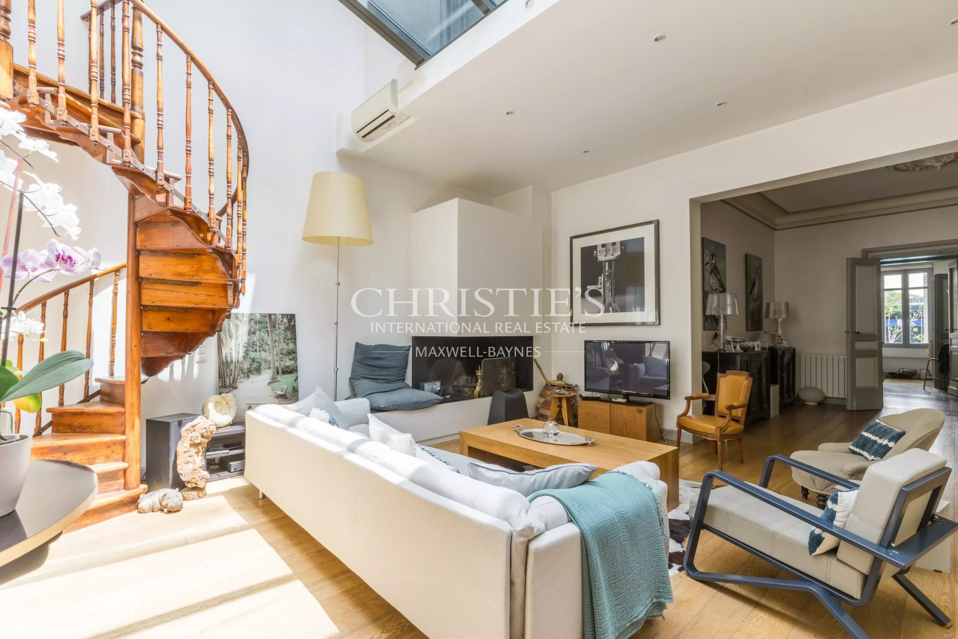 5 Bedroom Villa/Townhouse's Image 4