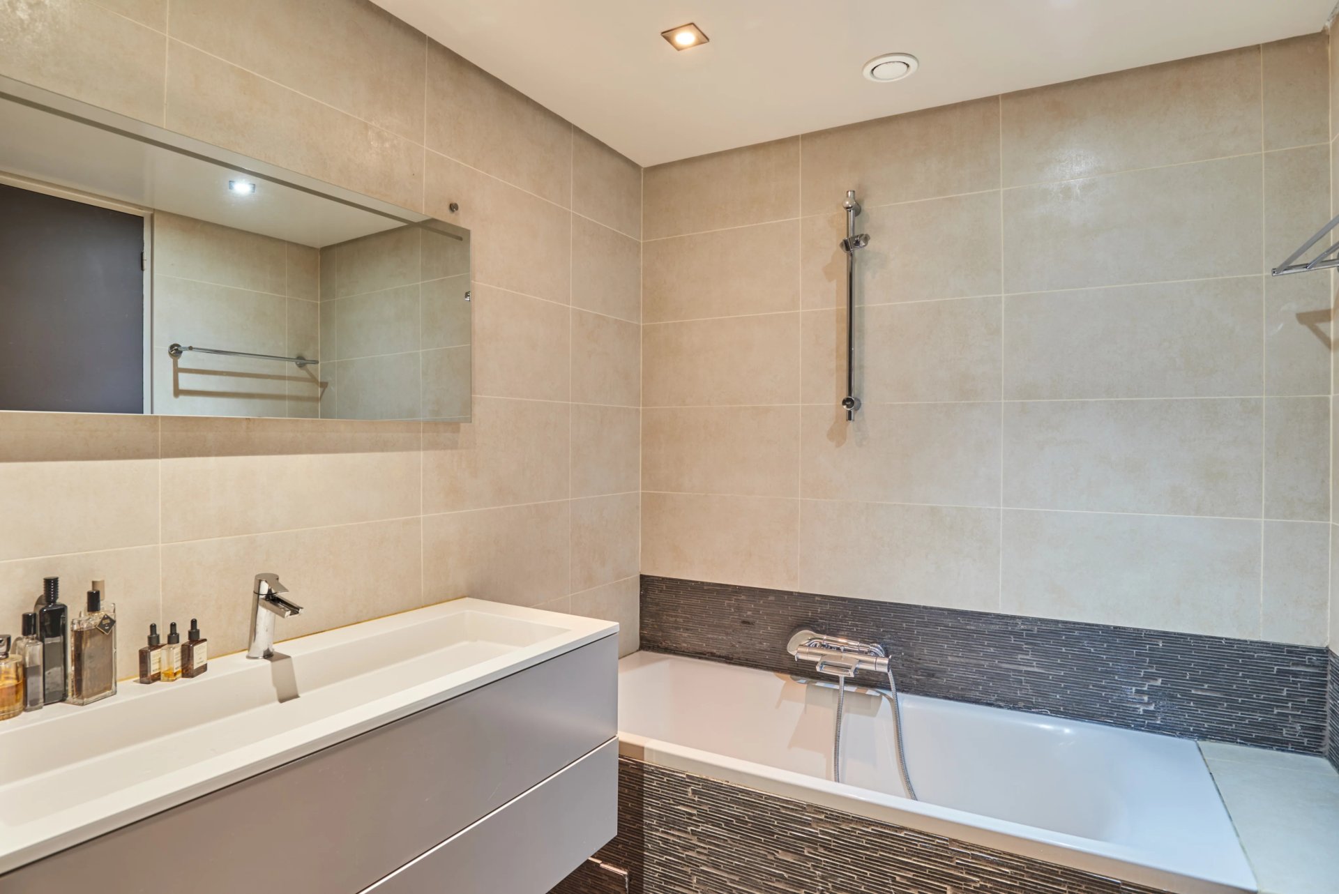 5 Bedroom Villa/Townhouse's Image 7