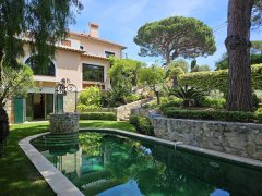Beautiful cosy villa in prestigious private domain Antibes — photo 2 of 7