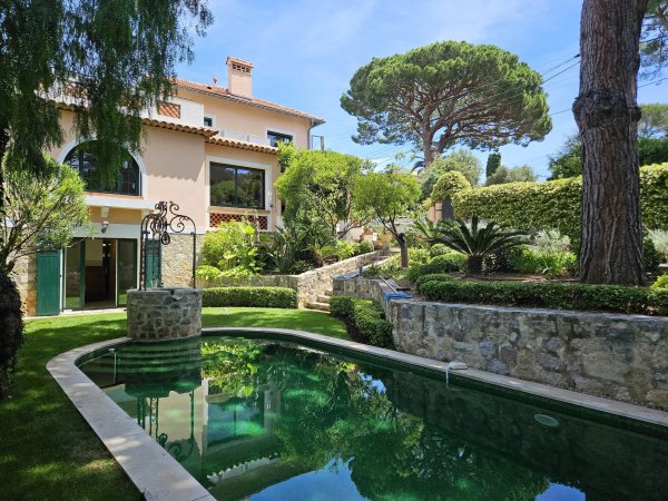 Beautiful cosy villa in prestigious private domain Antibes — photo 2
