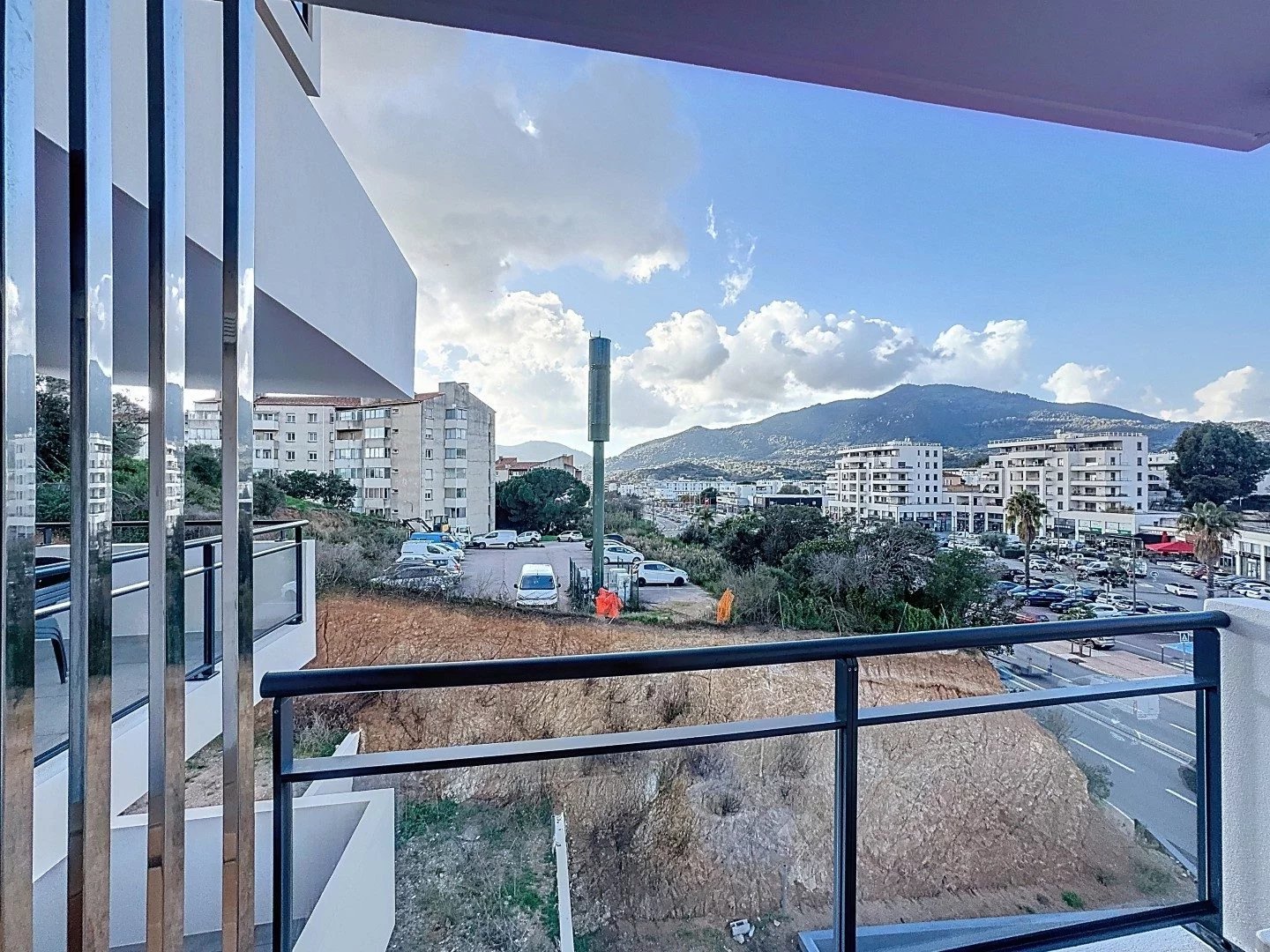 BEAU F1 MEUBLE TERRASSES DE BODICCIONE