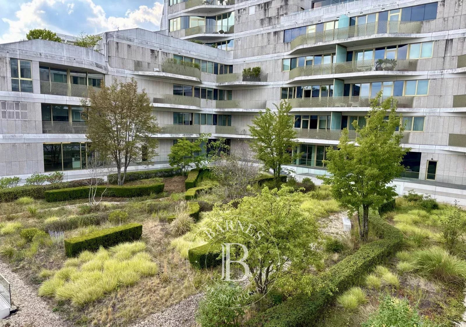 Toison dOr - Penthouse 2ch meublé + terrasse + parking