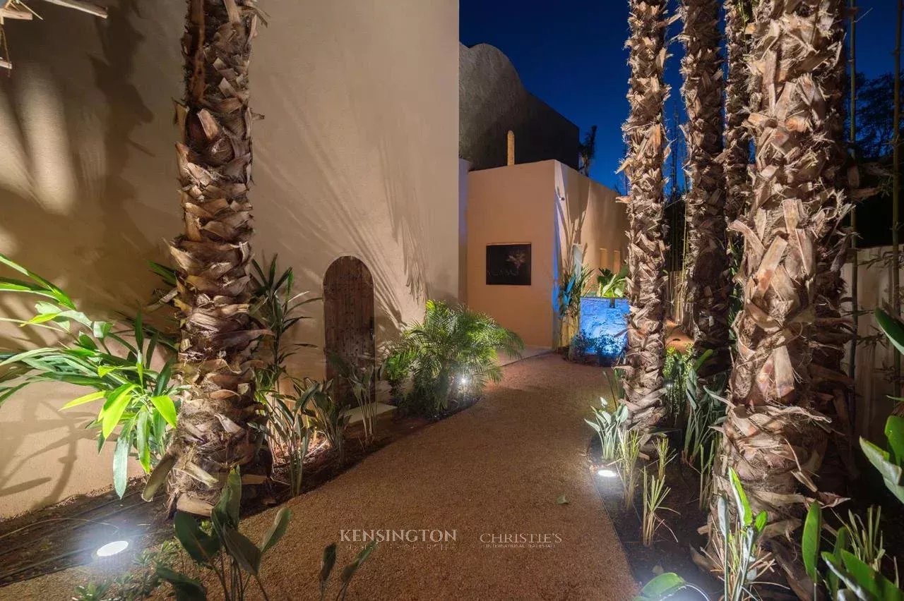 7 Bedroom Villa/Townhouse's Image 17