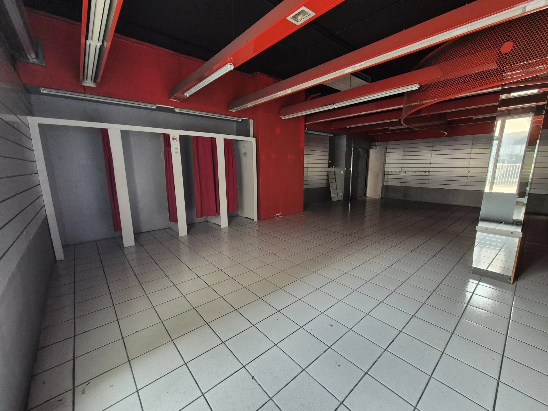 Rental Retail space Auch