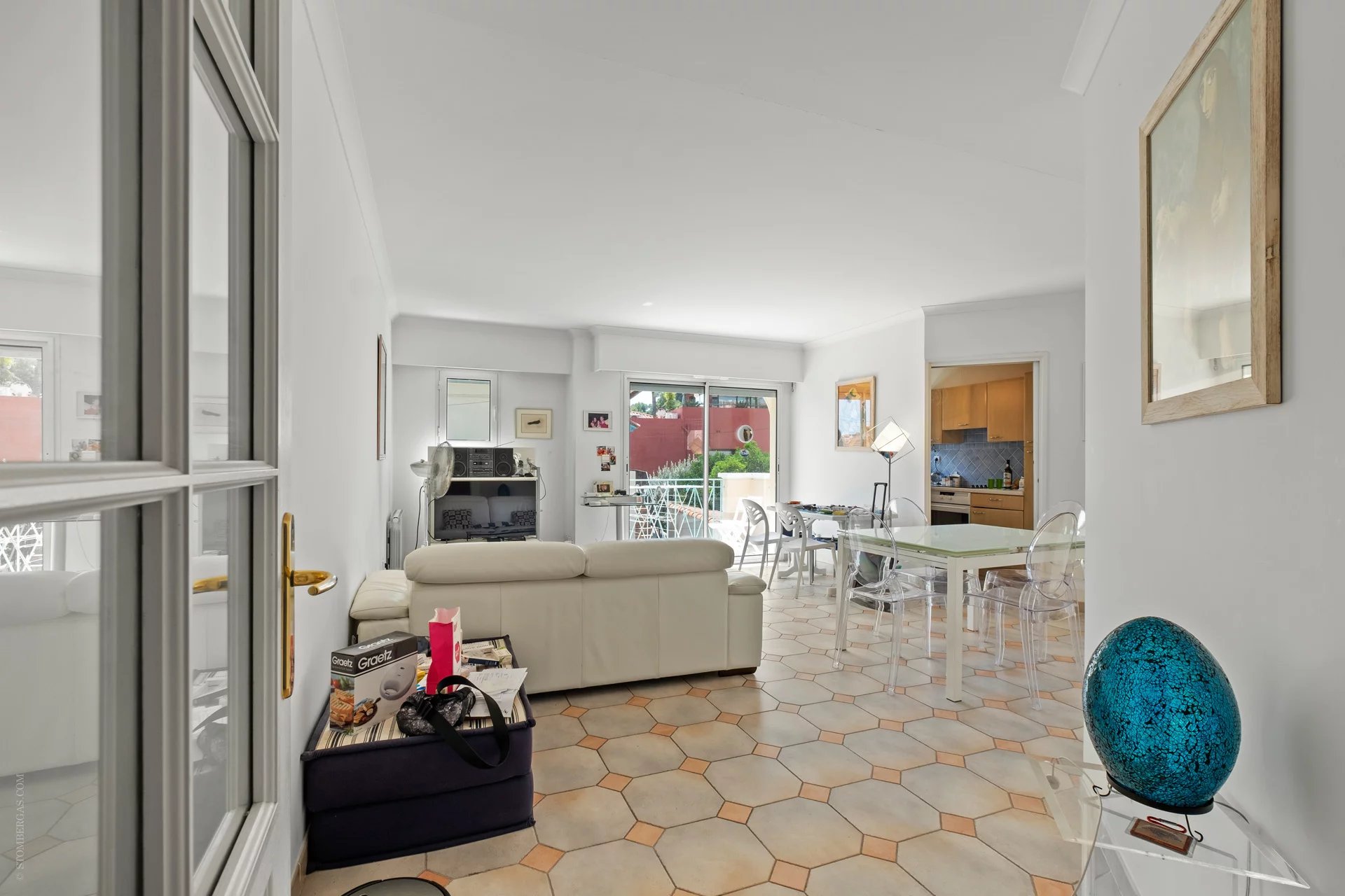 Exclusive in Saint-Jean-Cap-Ferrat: 1-bedroom apartment with terrace and garage, peace under the sun!